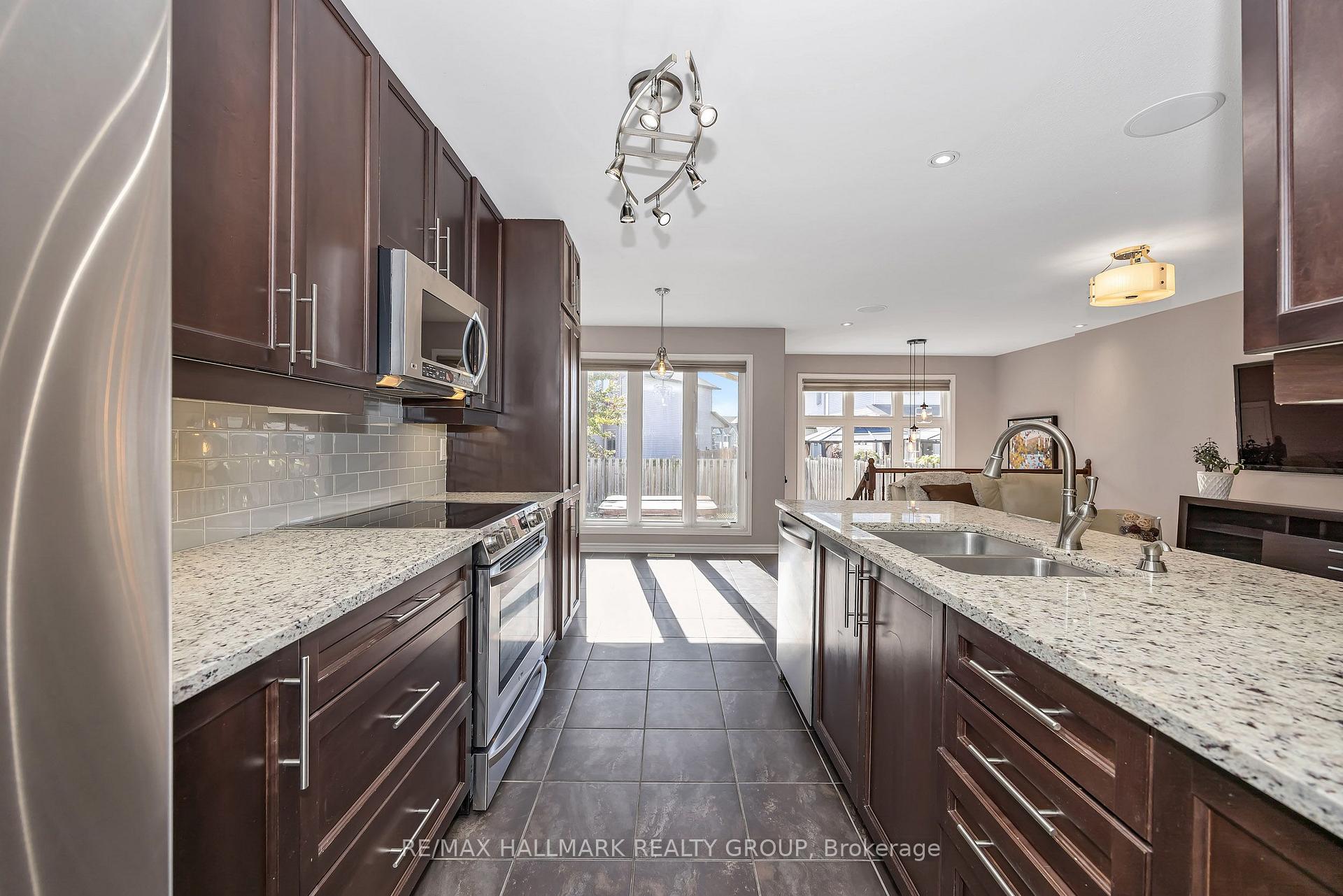 Photo 9 of 1830 Arrowgrass Way, Ottawa, Notting Hill/Summerside — HOMEH
