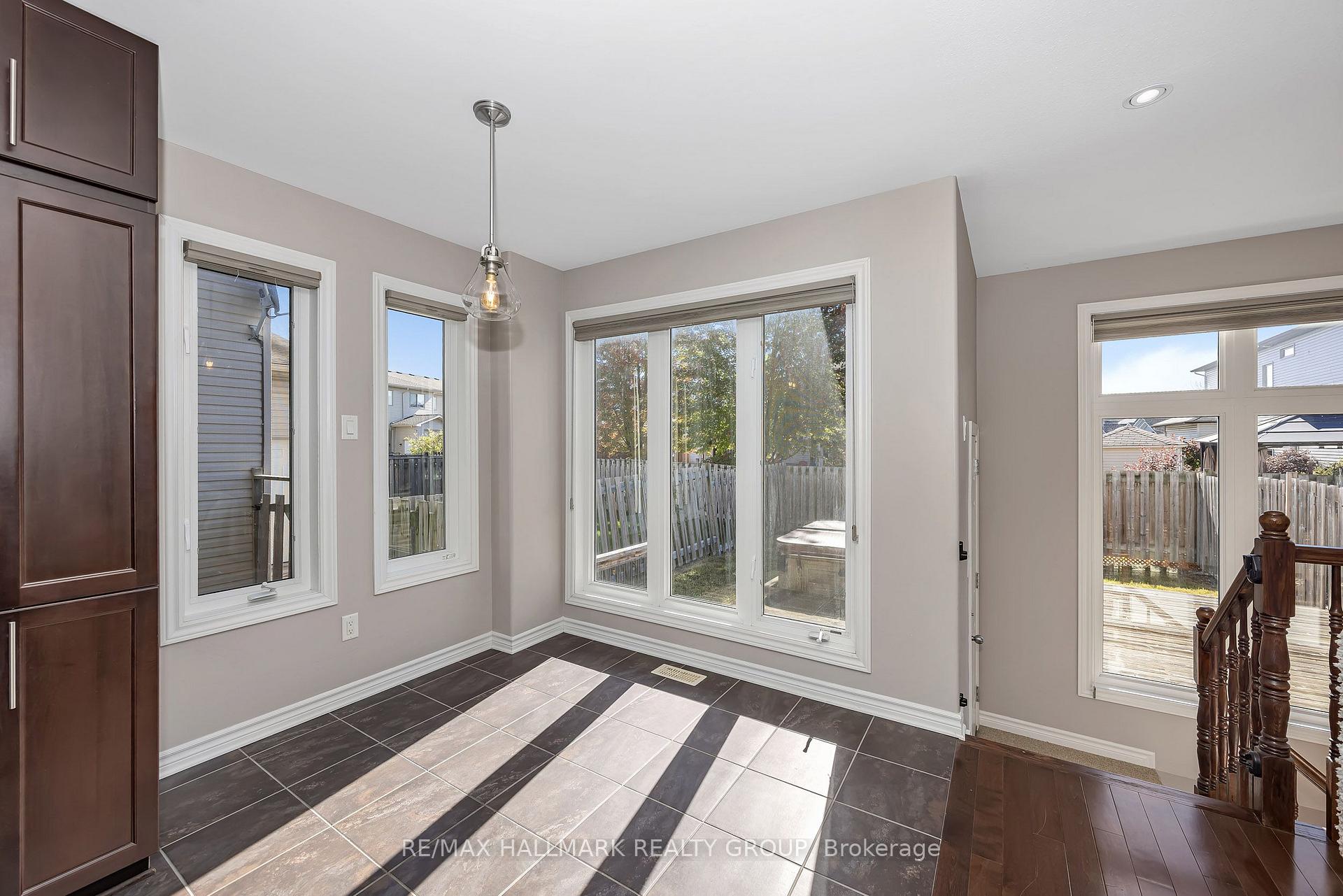 Photo 10 of 1830 Arrowgrass Way, Ottawa, Notting Hill/Summerside — HOMEH