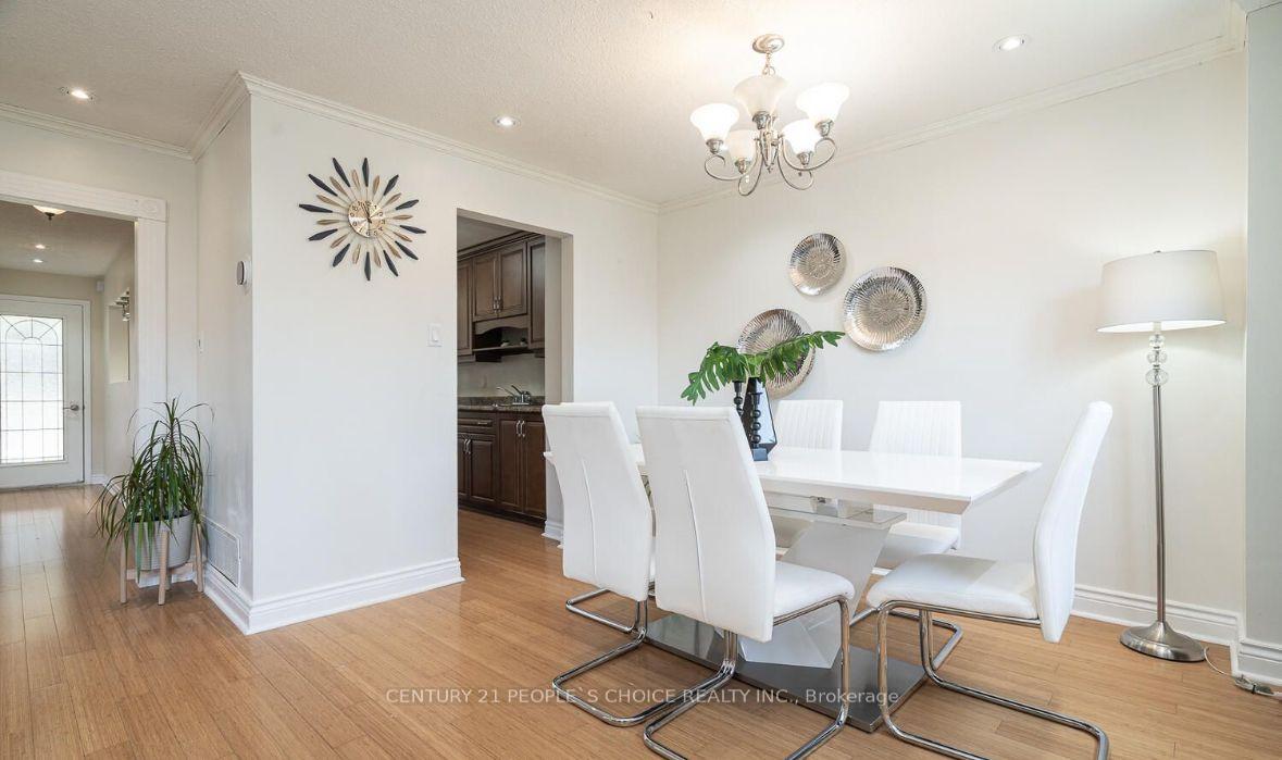 Photo 8 of Unit Main, 21 Rawling Crescent, Brampton, Heart Lake East — HOMEH