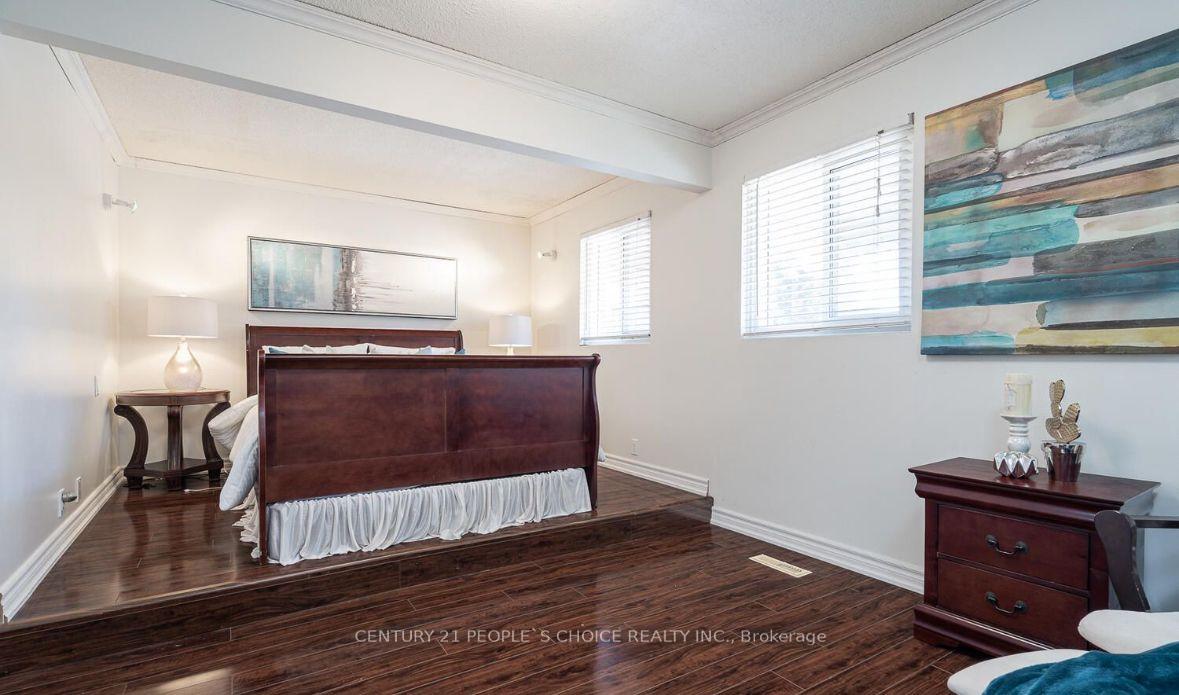 Photo 11 of Unit Main, 21 Rawling Crescent, Brampton, Heart Lake East — HOMEH