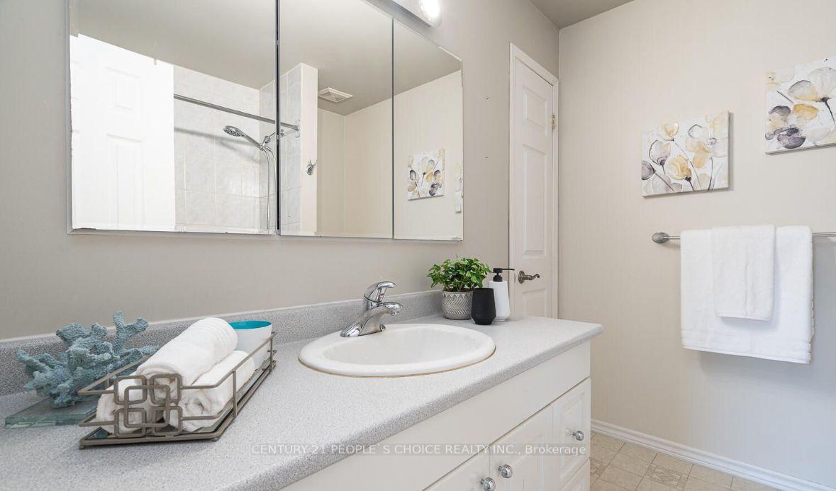 Photo 16 of Unit Main, 21 Rawling Crescent, Brampton, Heart Lake East — HOMEH