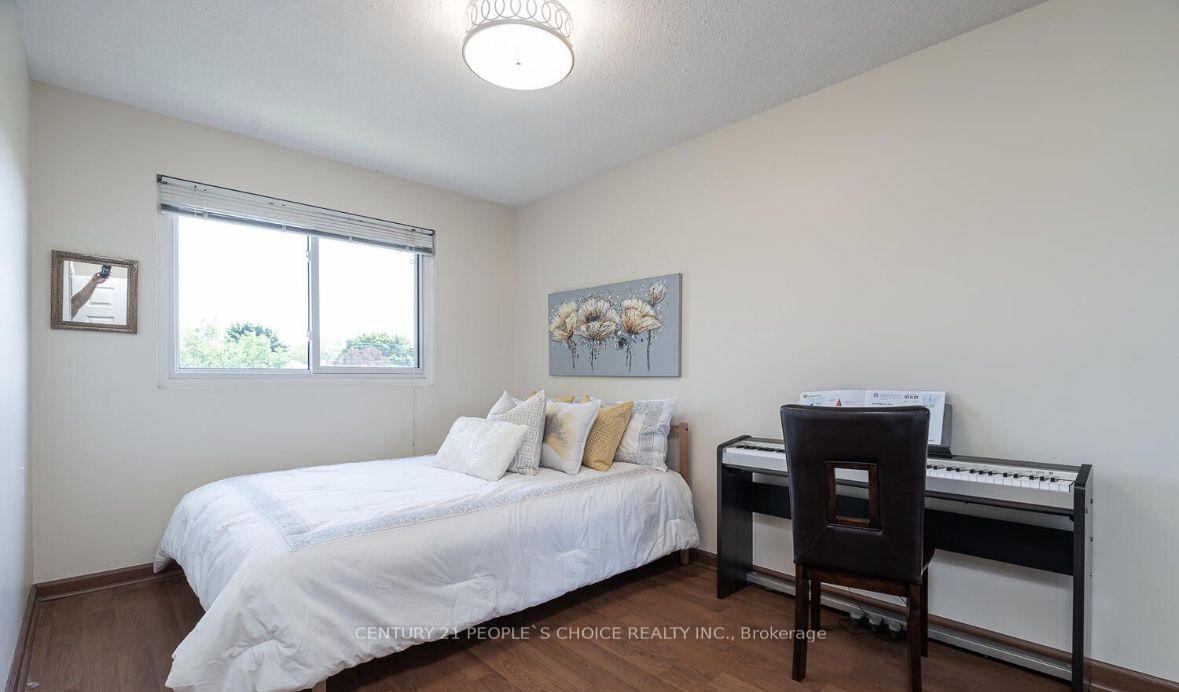 Photo 18 of Unit Main, 21 Rawling Crescent, Brampton, Heart Lake East — HOMEH