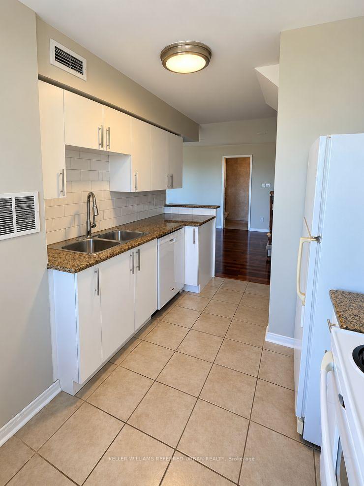 Photo 17 of Unit 1118, 233 Beecroft Road, North York, Willowdale West — HOMEH