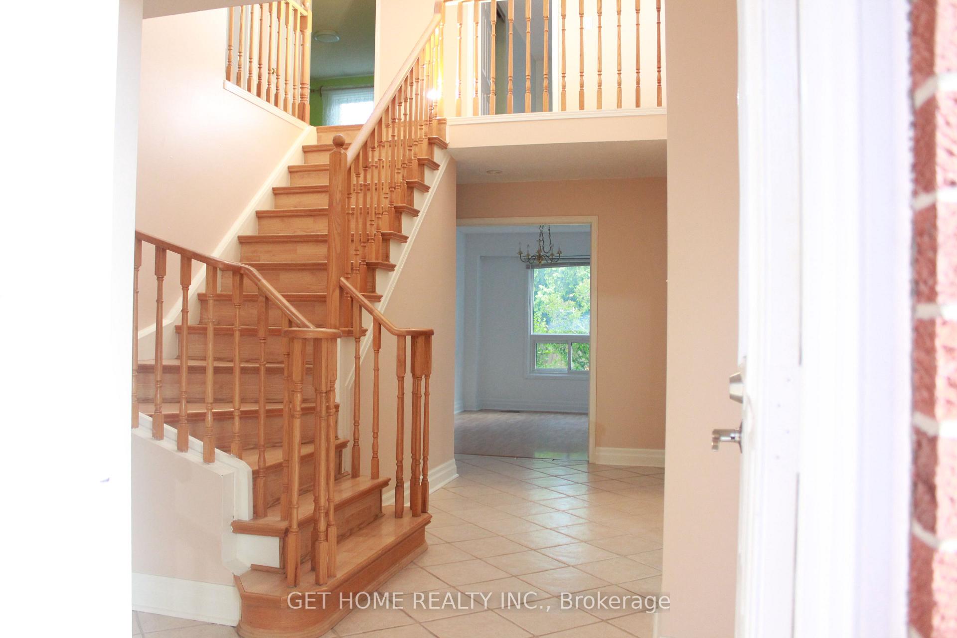 Photo 7 of Unit Main, 32 Torrance Woods, Brampton, Fletcher's West — HOMEH