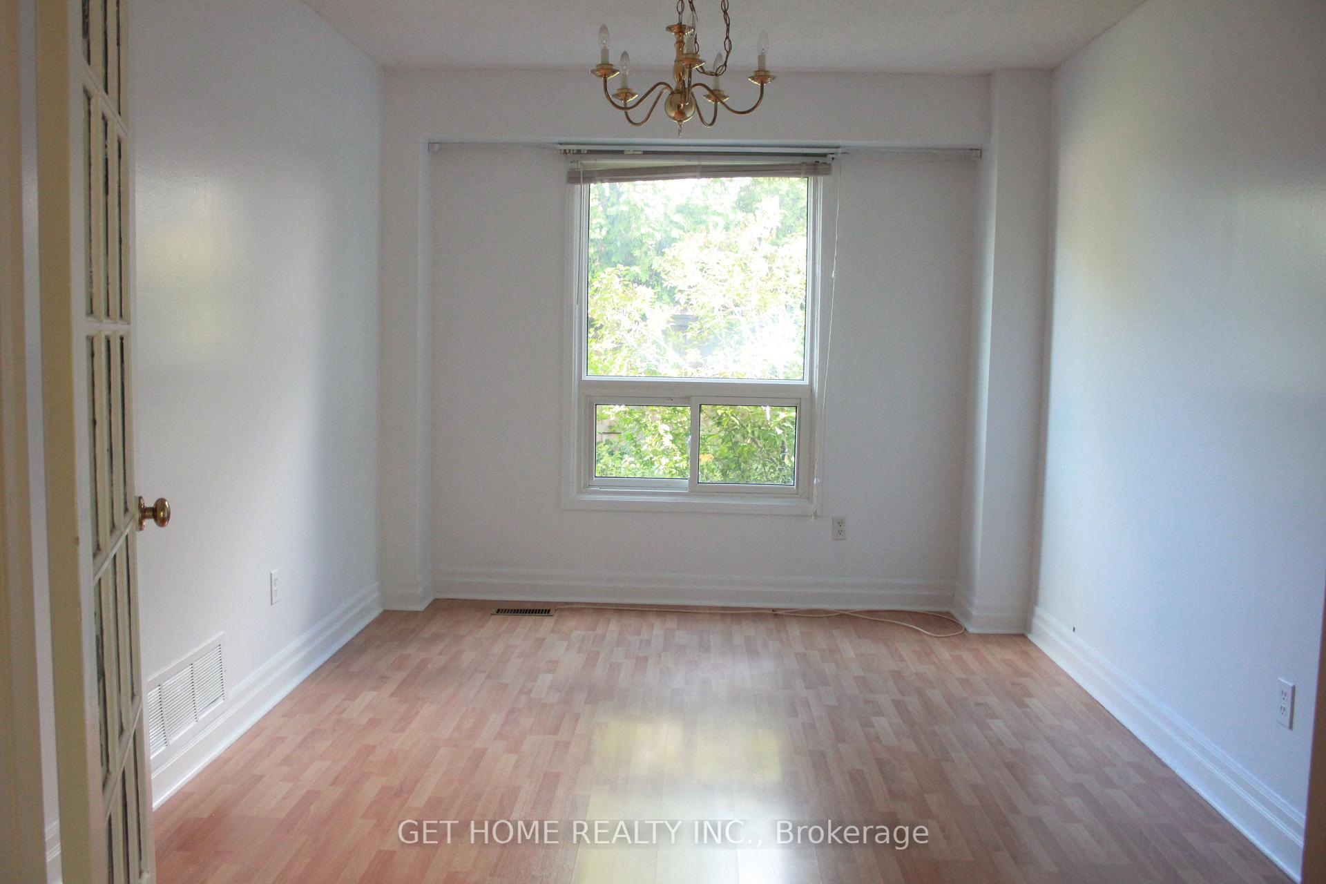 Photo 26 of Unit Main, 32 Torrance Woods, Brampton, Fletcher's West — HOMEH