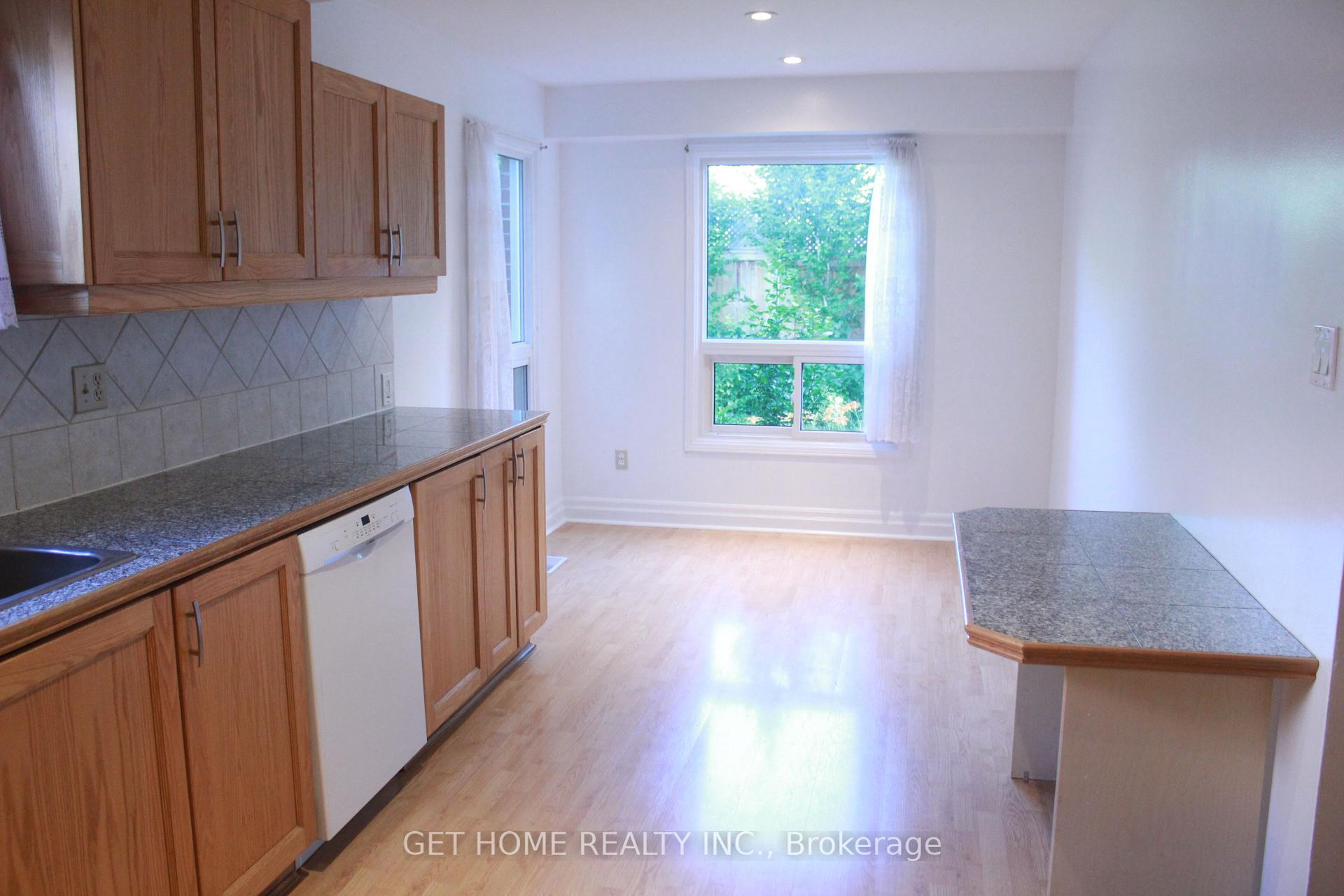 Photo 32 of Unit Main, 32 Torrance Woods, Brampton, Fletcher's West — HOMEH