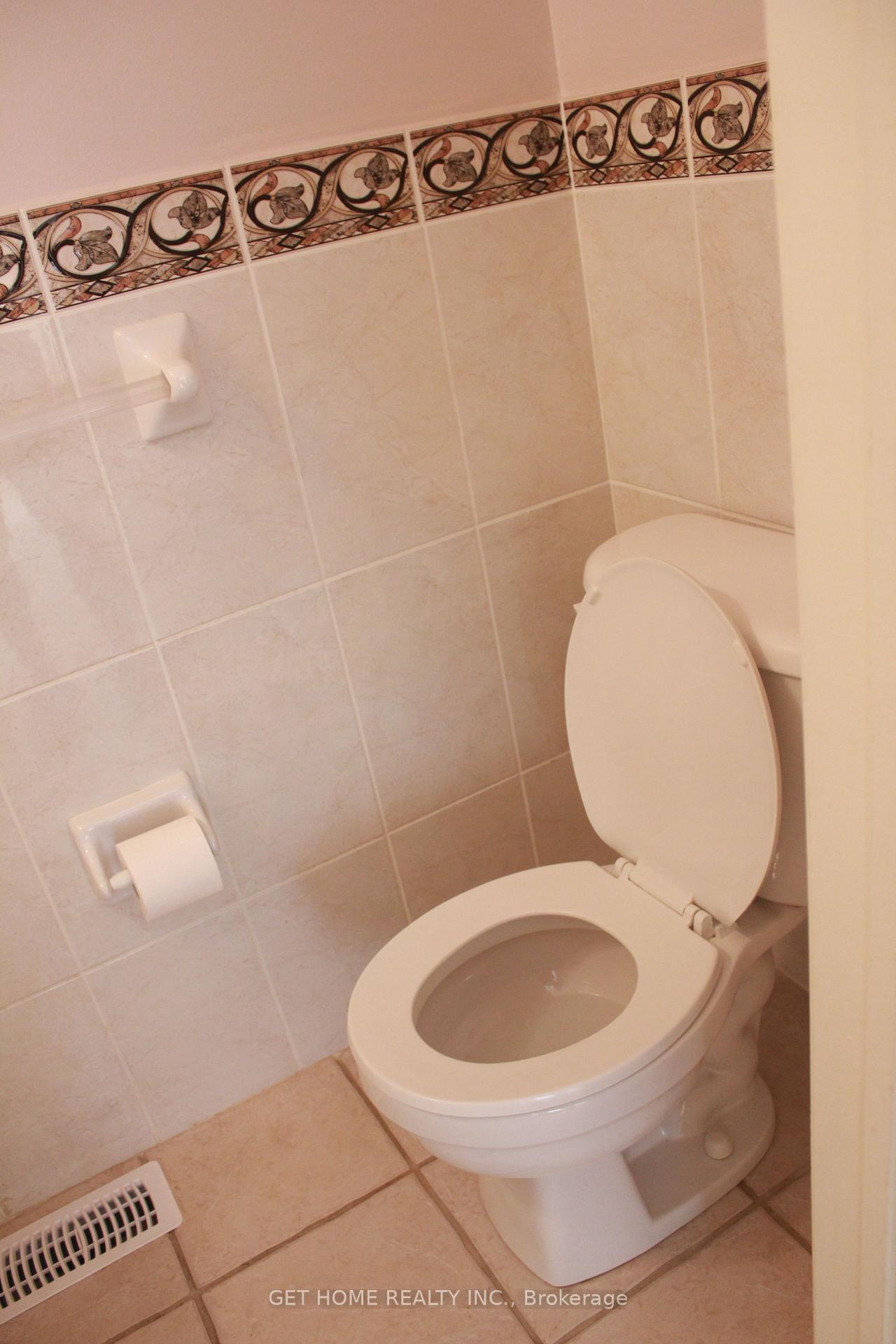 Photo 38 of Unit Main, 32 Torrance Woods, Brampton, Fletcher's West — HOMEH