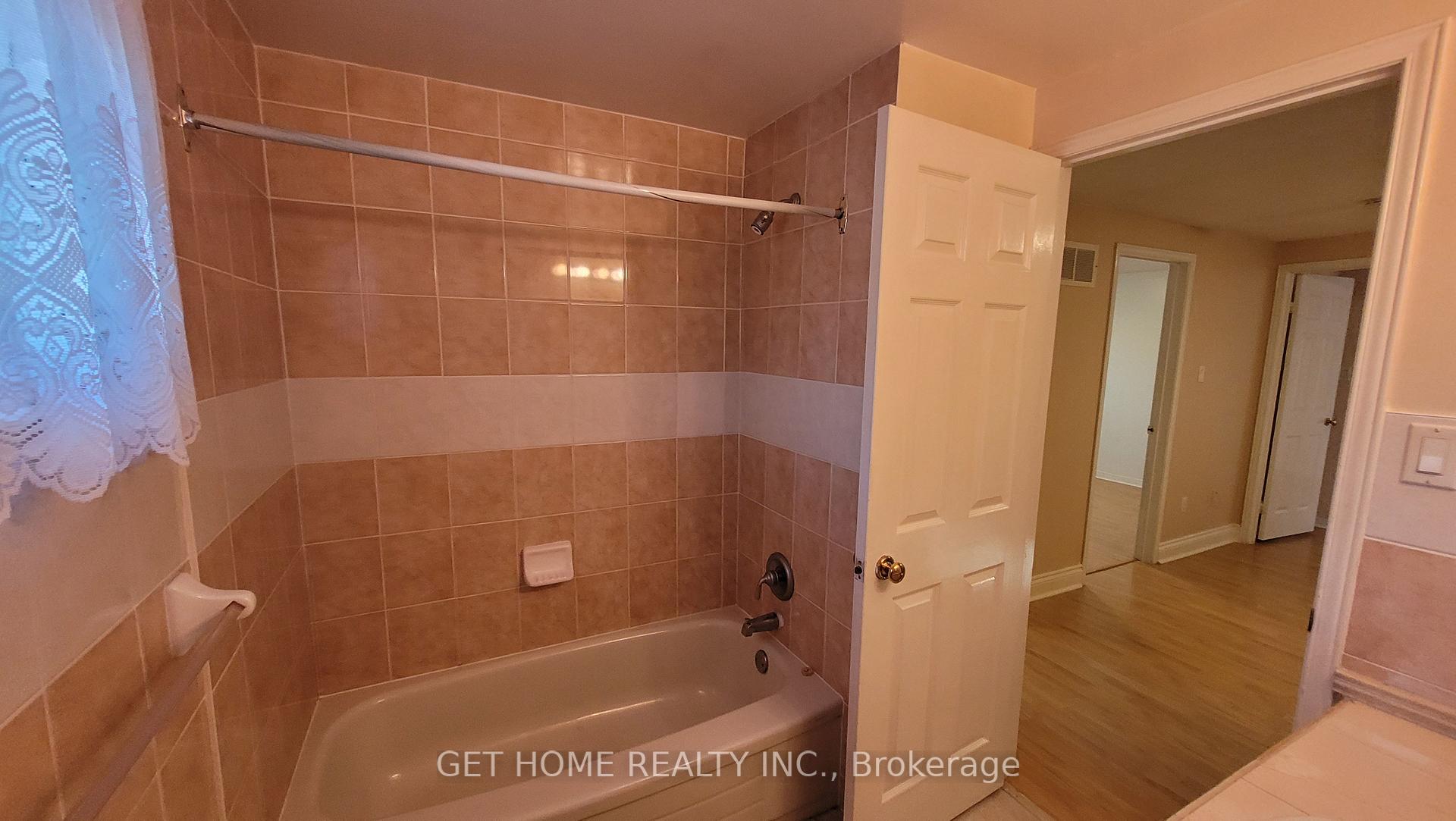 Photo 62 of Unit Main, 32 Torrance Woods, Brampton, Fletcher's West — HOMEH