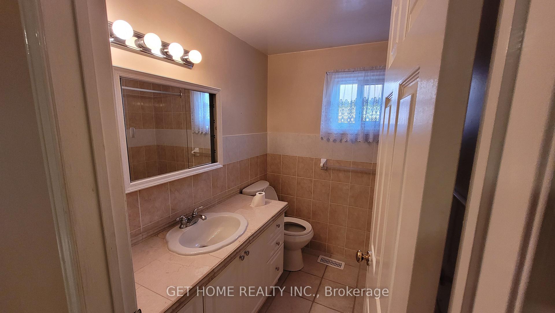Photo 81 of Unit Main, 32 Torrance Woods, Brampton, Fletcher's West — HOMEH