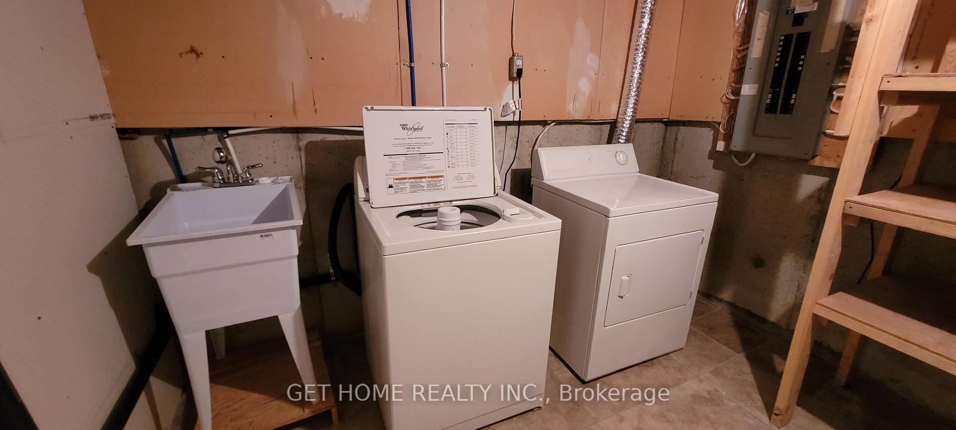 Photo 89 of Unit Main, 32 Torrance Woods, Brampton, Fletcher's West — HOMEH