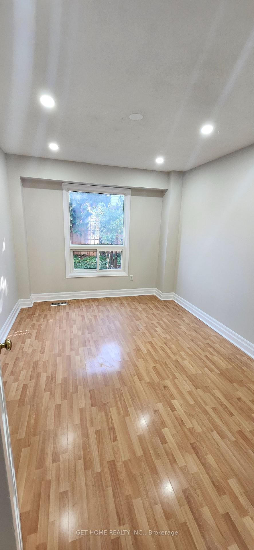Photo 91 of Unit Main, 32 Torrance Woods, Brampton, Fletcher's West — HOMEH