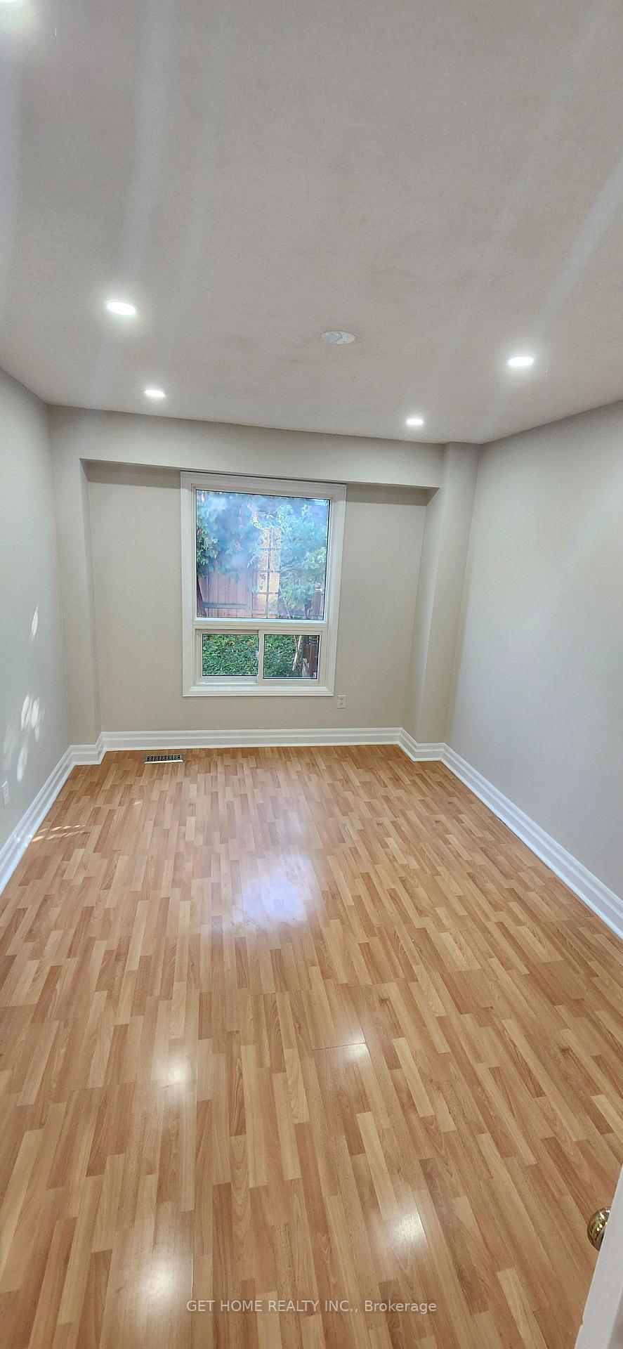 Photo 95 of Unit Main, 32 Torrance Woods, Brampton, Fletcher's West — HOMEH