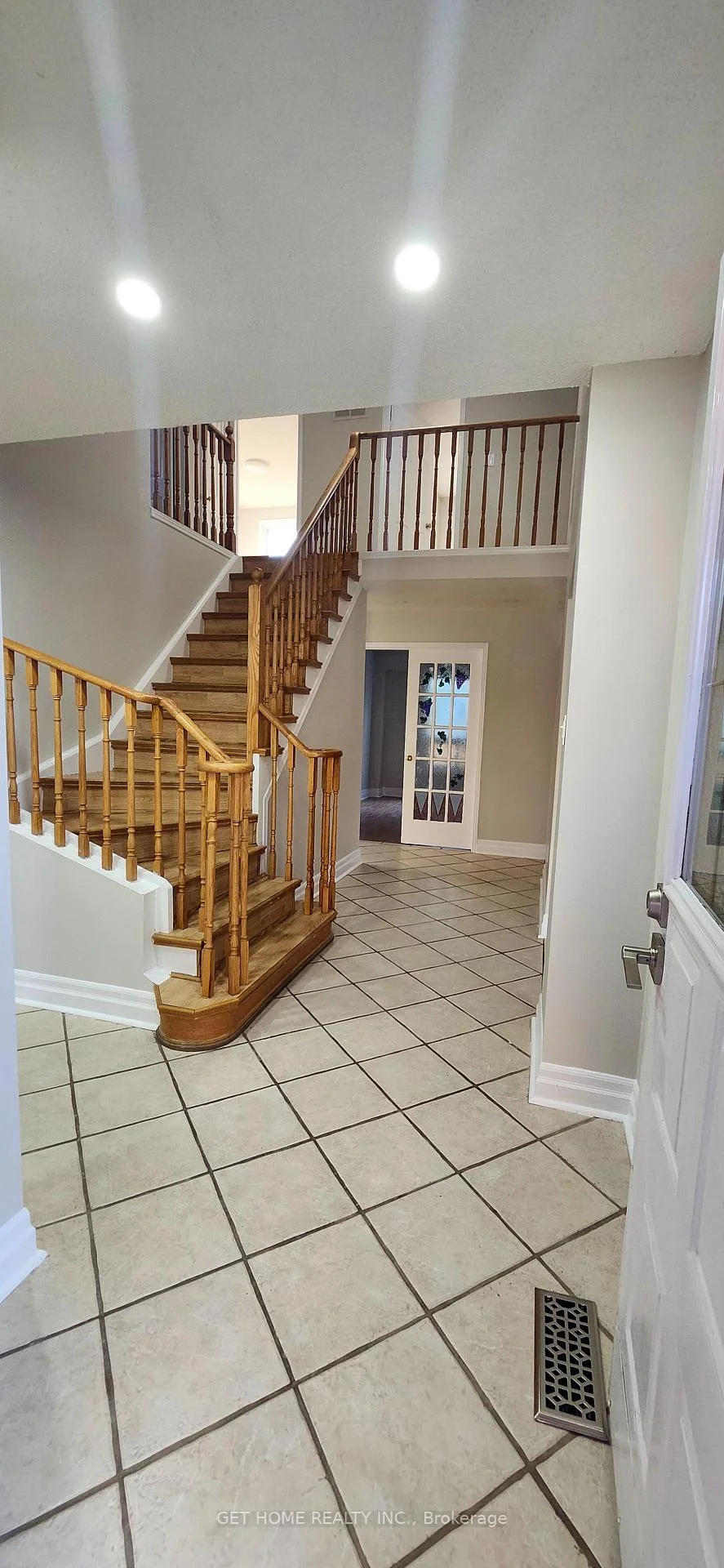 Photo 4 of Unit Main, 32 Torrance Woods, Brampton, Fletcher's West — HOMEH