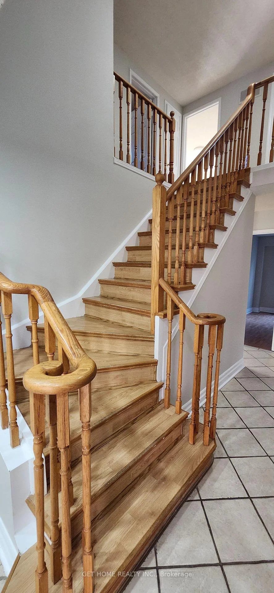 Photo 12 of Unit Main, 32 Torrance Woods, Brampton, Fletcher's West — HOMEH
