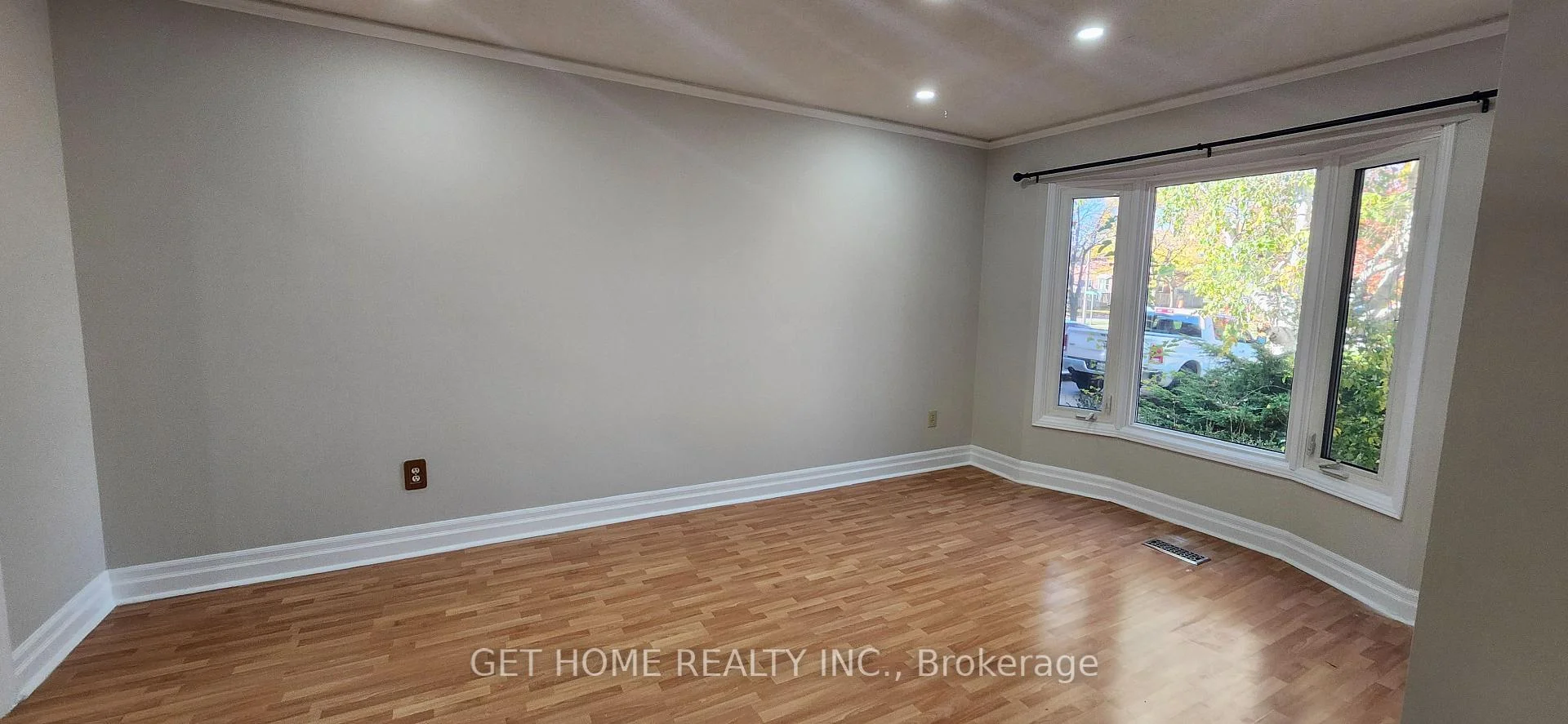 Photo 35 of Unit Main, 32 Torrance Woods, Brampton, Fletcher's West — HOMEH
