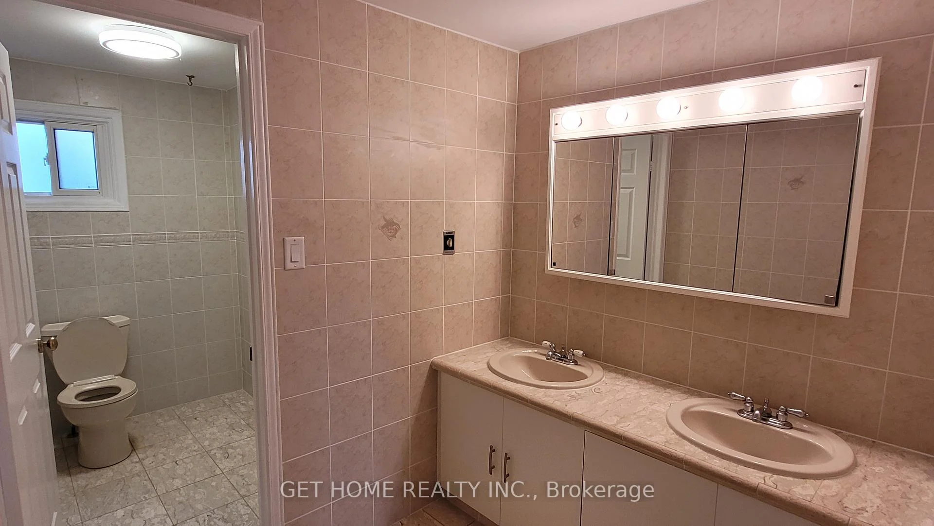 Photo 43 of Unit Main, 32 Torrance Woods, Brampton, Fletcher's West — HOMEH