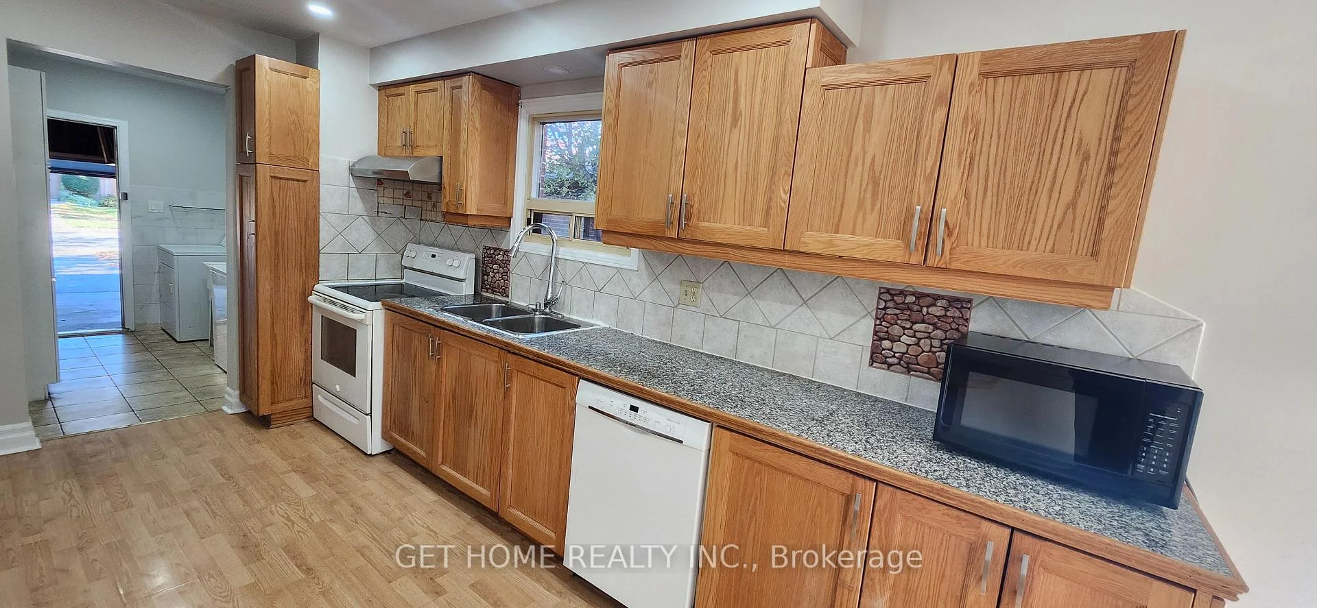 Photo 44 of Unit Main, 32 Torrance Woods, Brampton, Fletcher's West — HOMEH