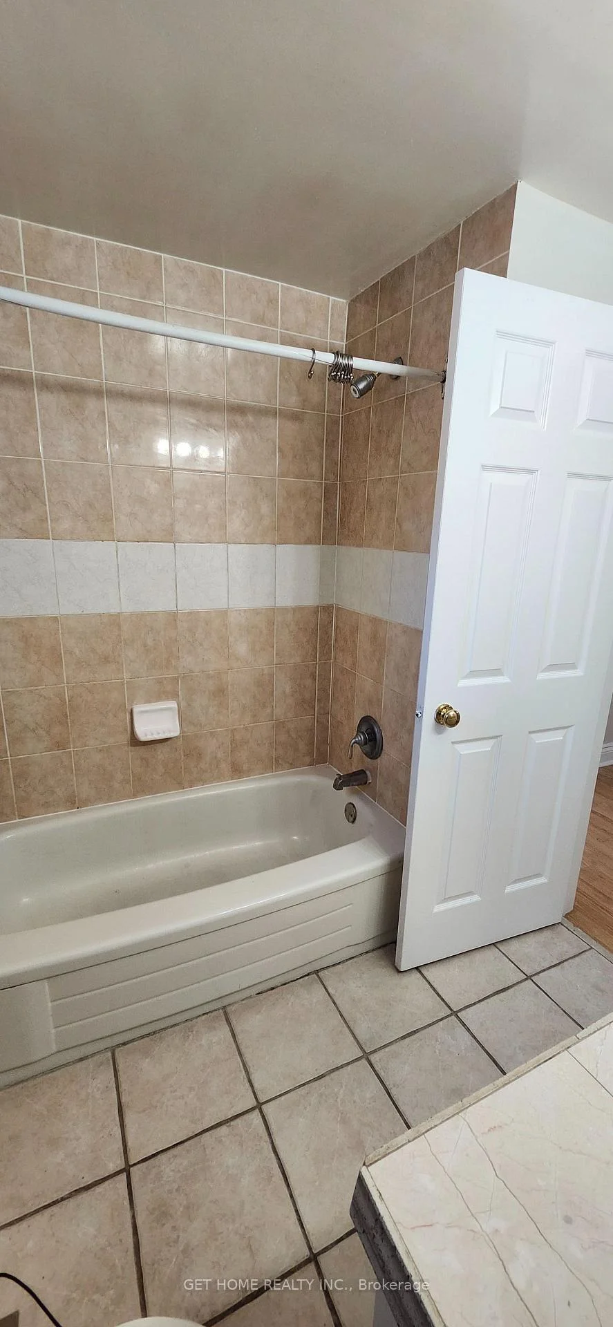 Photo 69 of Unit Main, 32 Torrance Woods, Brampton, Fletcher's West — HOMEH