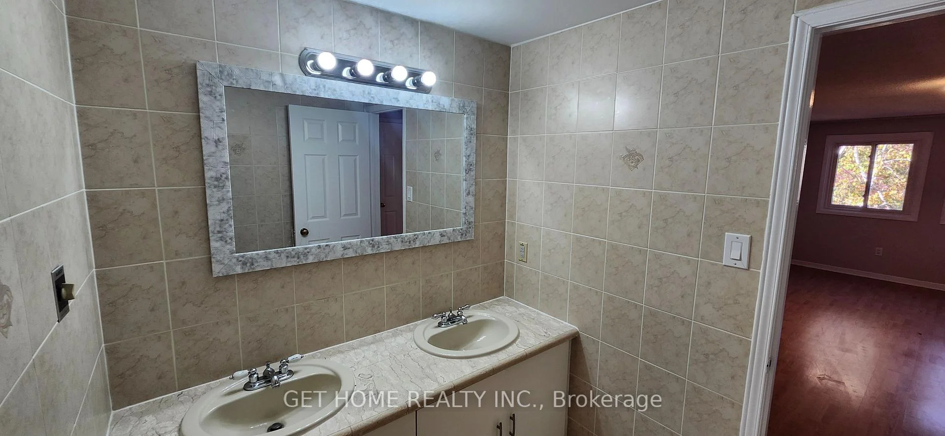 Photo 86 of Unit Main, 32 Torrance Woods, Brampton, Fletcher's West — HOMEH