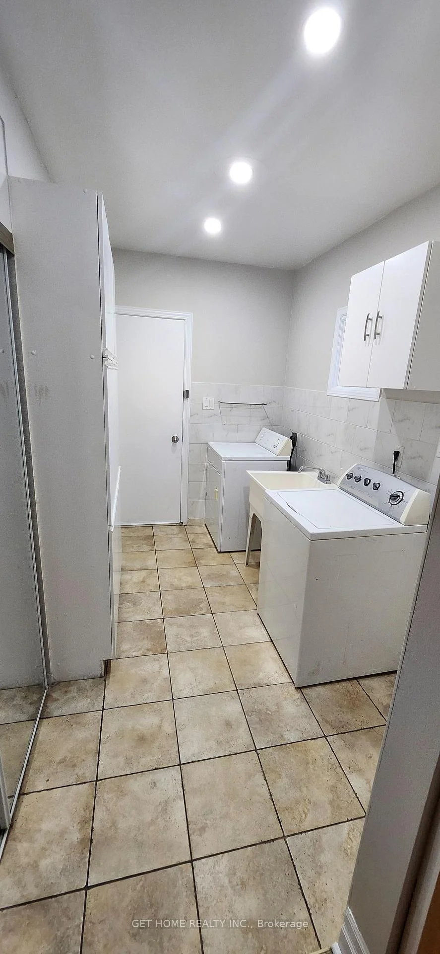 Photo 99 of Unit Main, 32 Torrance Woods, Brampton, Fletcher's West — HOMEH