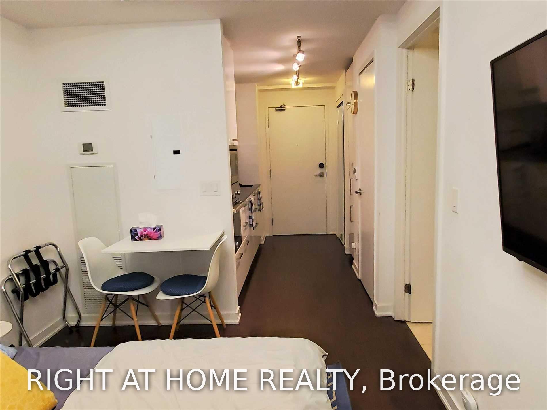 Photo 5 of Unit 4902, 14 York Street, Toronto, Waterfront Communities — HOMEH