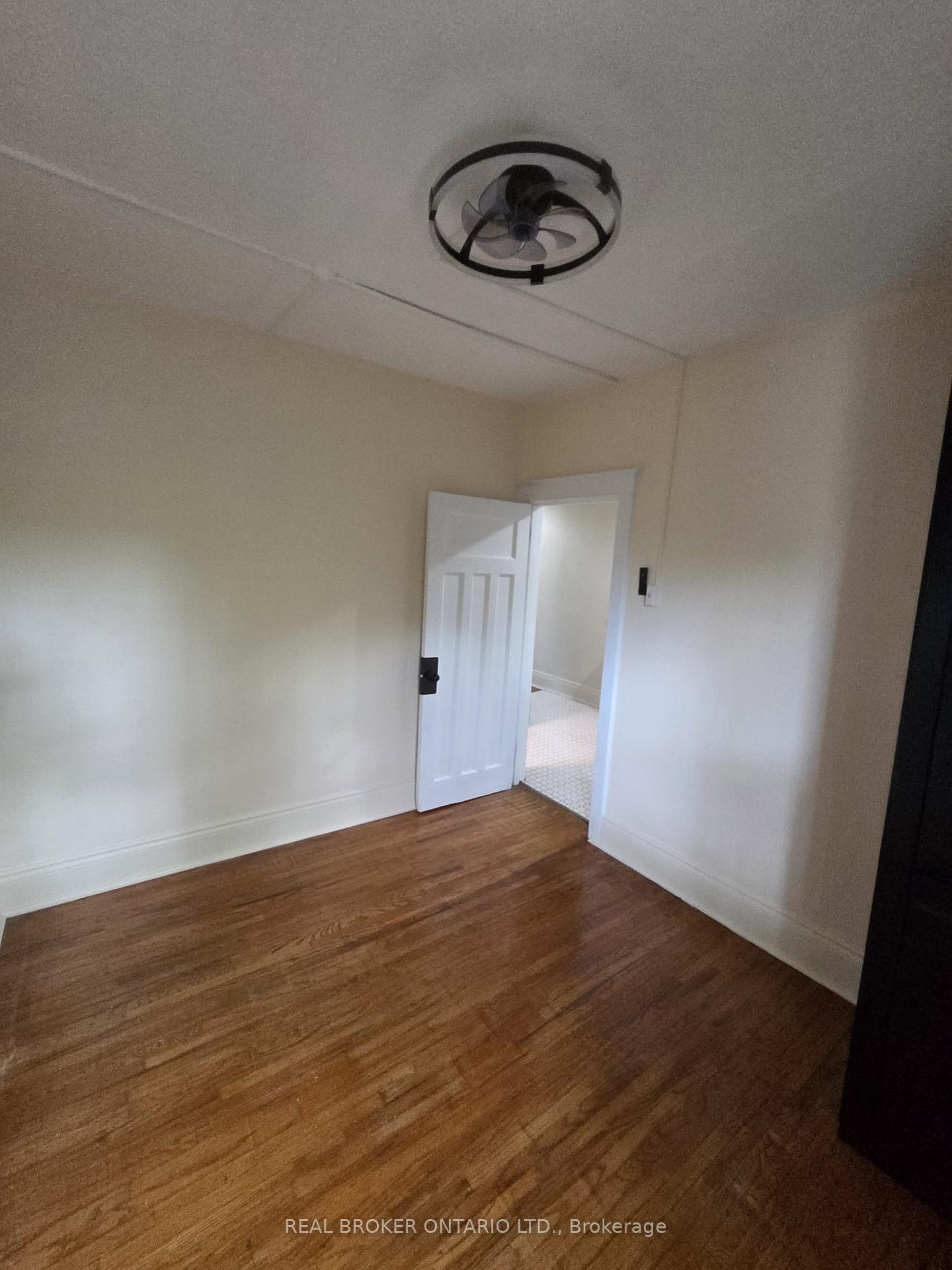 Photo 4 of Unit 4, 479 Aberdeen Avenue, Hamilton, Kirkendall — HOMEH