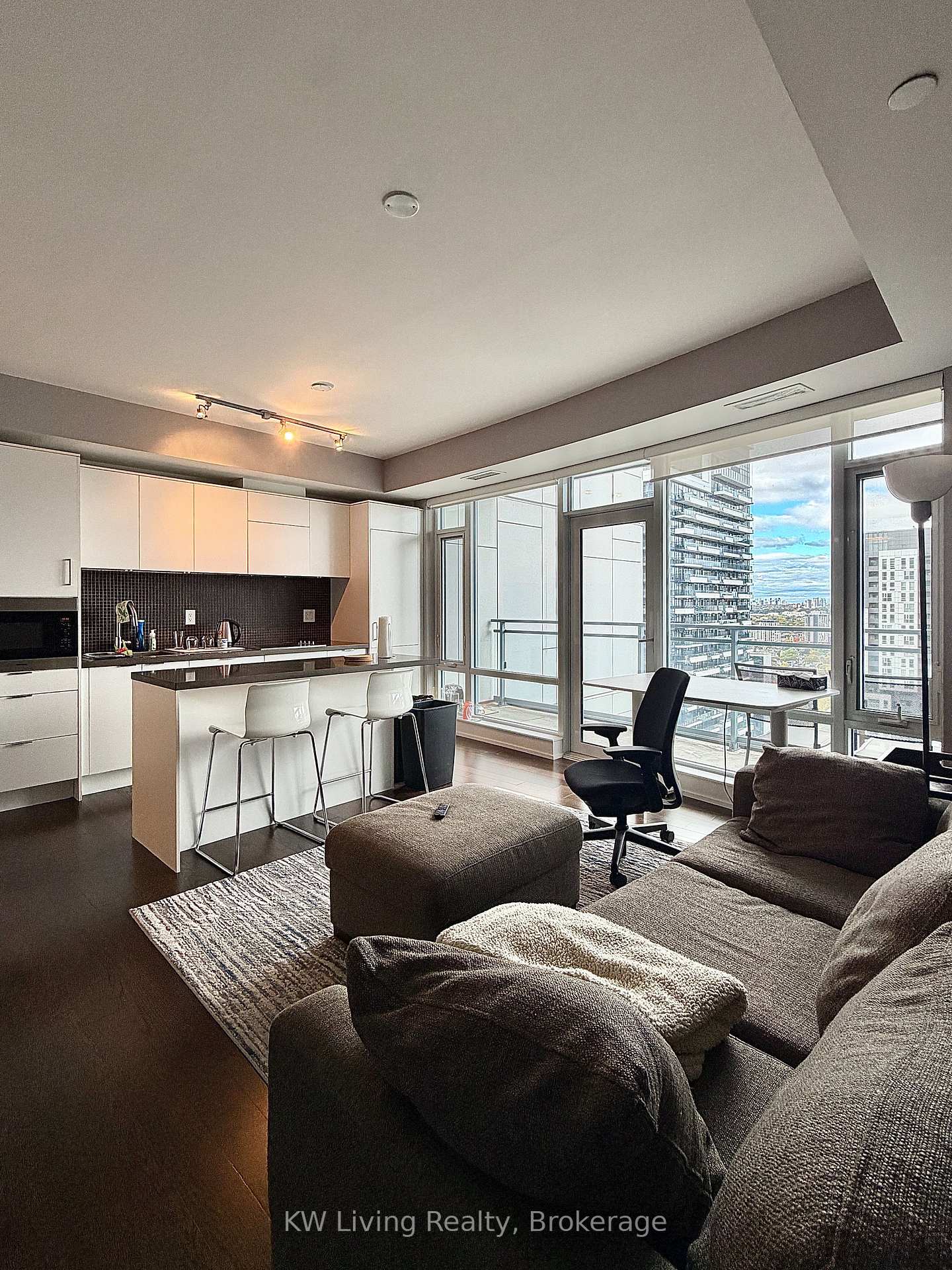 Photo 4 of Unit 3506, 21 Widmer Street, Toronto, Waterfront Communities — HOMEH