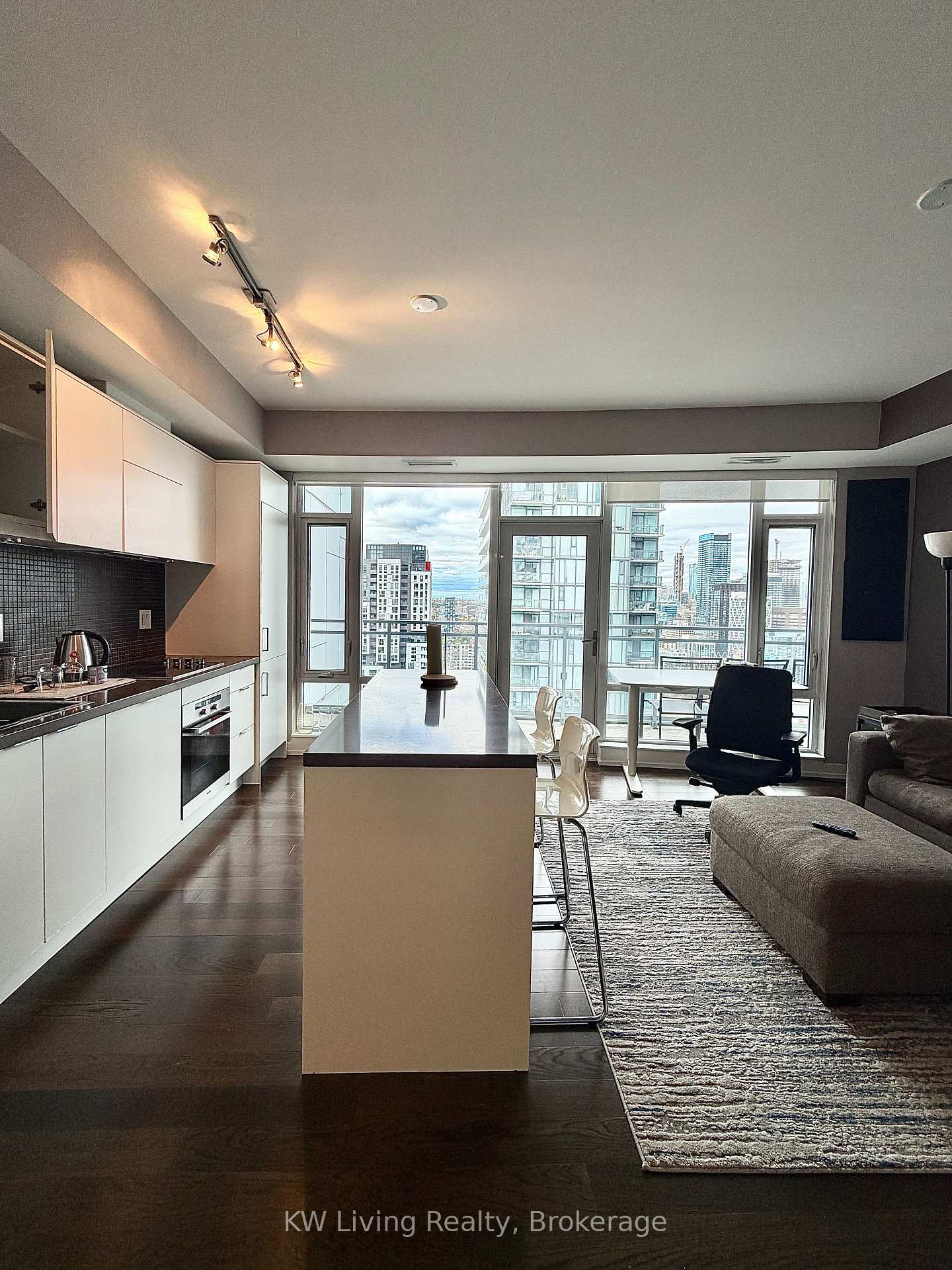 Photo 5 of Unit 3506, 21 Widmer Street, Toronto, Waterfront Communities — HOMEH
