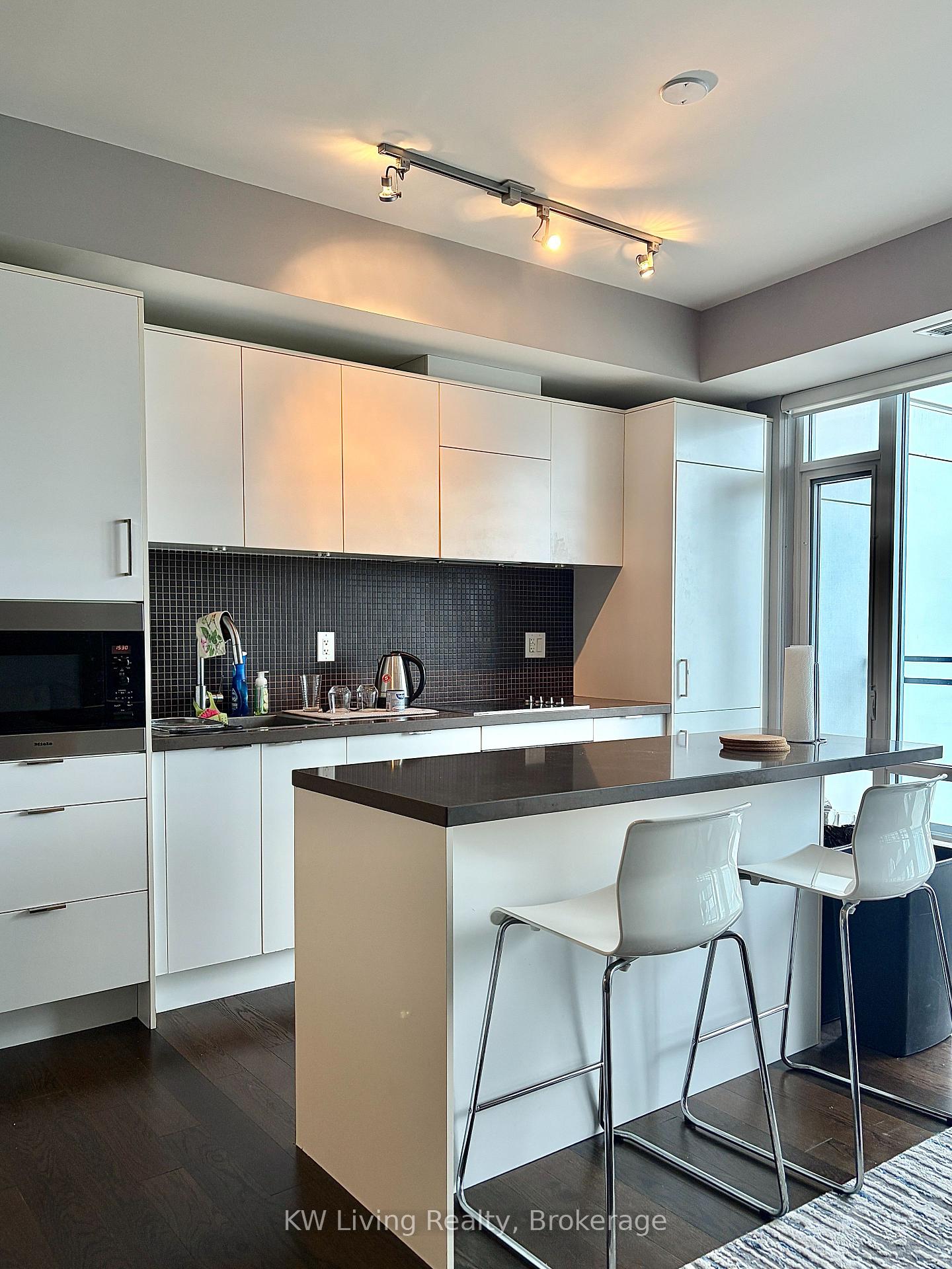 Photo 6 of Unit 3506, 21 Widmer Street, Toronto, Waterfront Communities — HOMEH