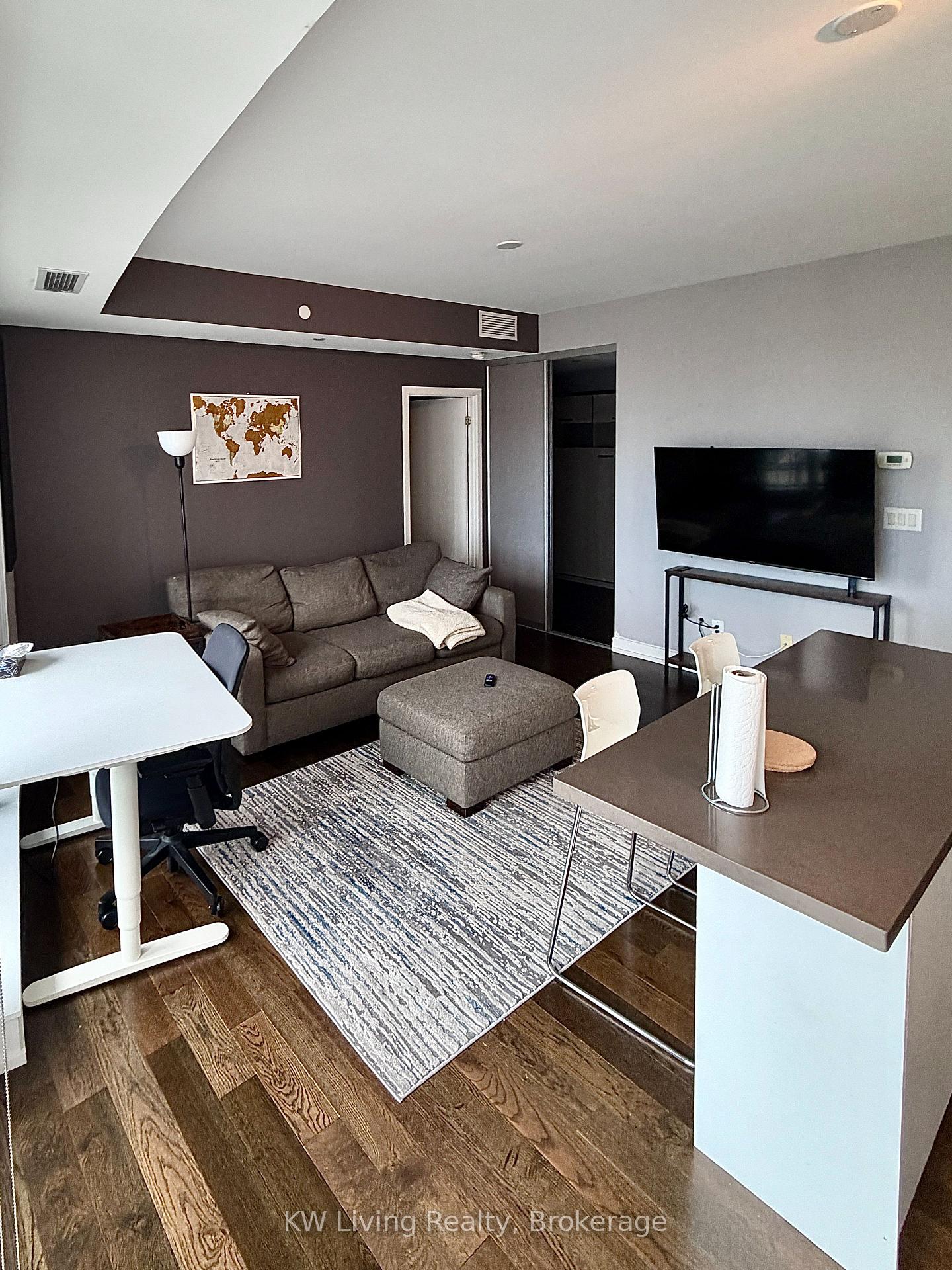 Photo 8 of Unit 3506, 21 Widmer Street, Toronto, Waterfront Communities — HOMEH