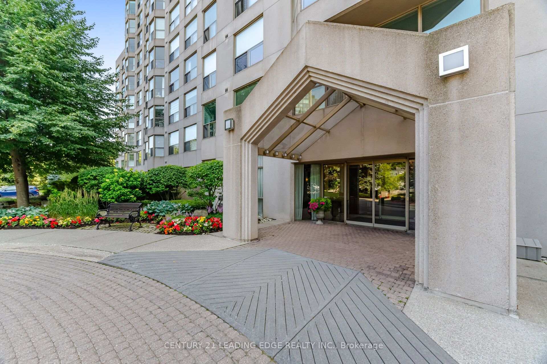 Photo 4 of Unit 202, 1700 The Collegeway Way, Mississauga, Erin Mills — HOMEH