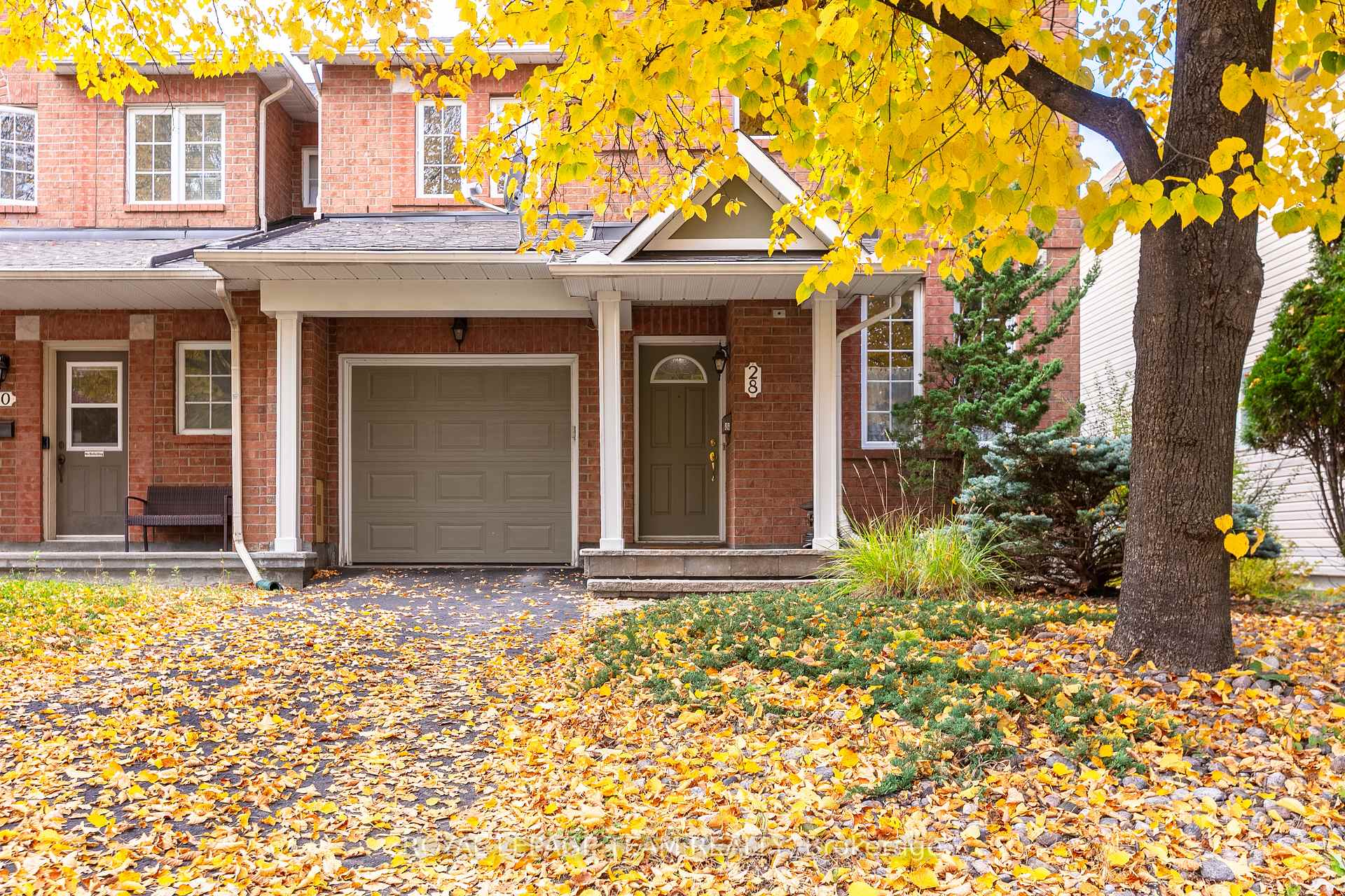 Photo 2 of 28 Appledale Drive, Ottawa, Barrhaven - Longfields — HOMEH