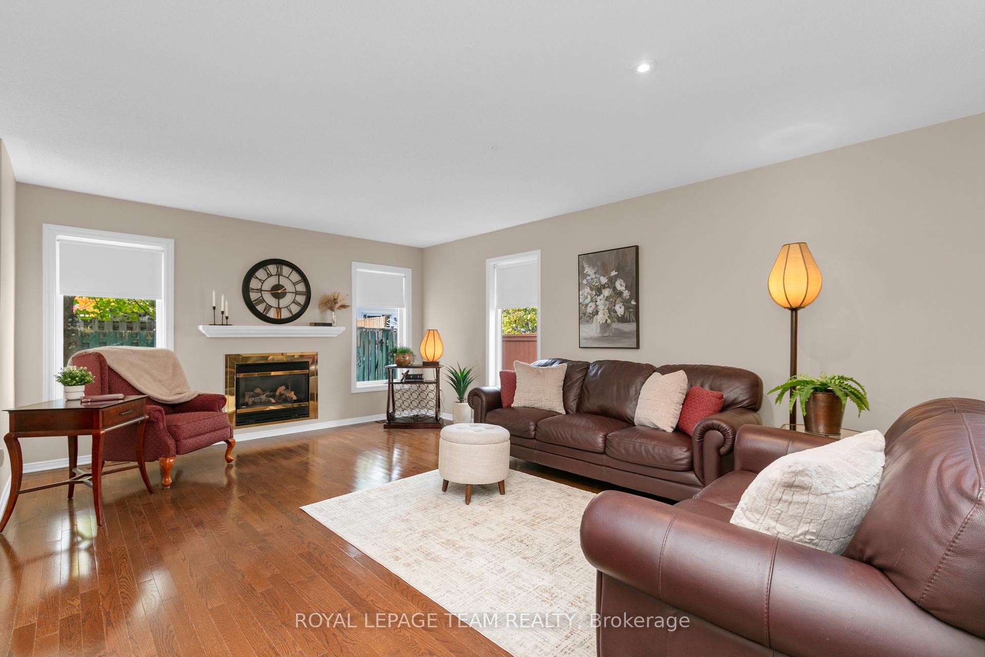 Photo 10 of 28 Appledale Drive, Ottawa, Barrhaven - Longfields — HOMEH