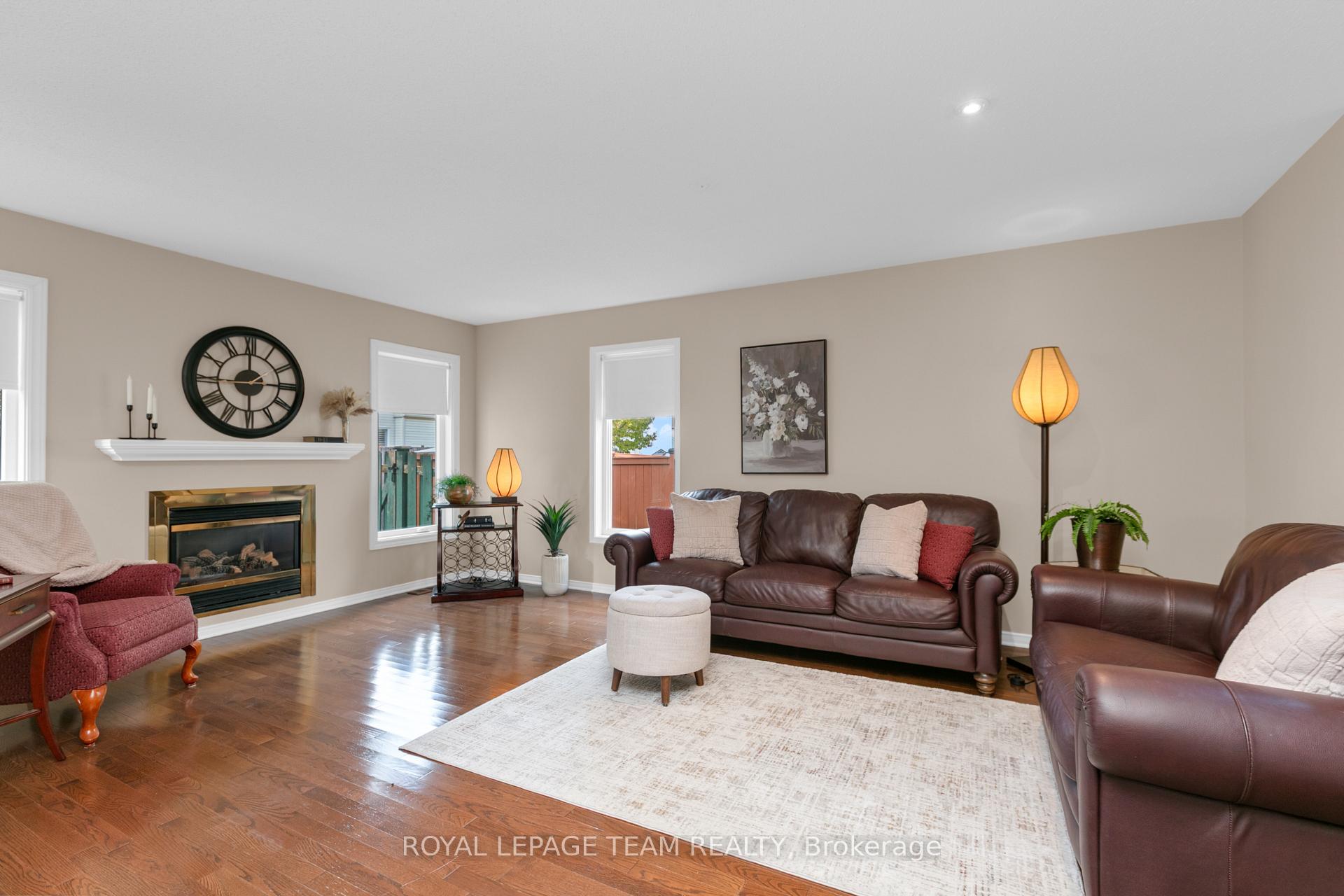 Photo 12 of 28 Appledale Drive, Ottawa, Barrhaven - Longfields — HOMEH