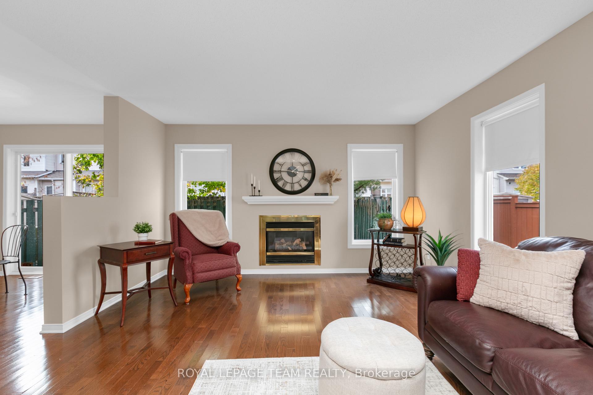 Photo 13 of 28 Appledale Drive, Ottawa, Barrhaven - Longfields — HOMEH