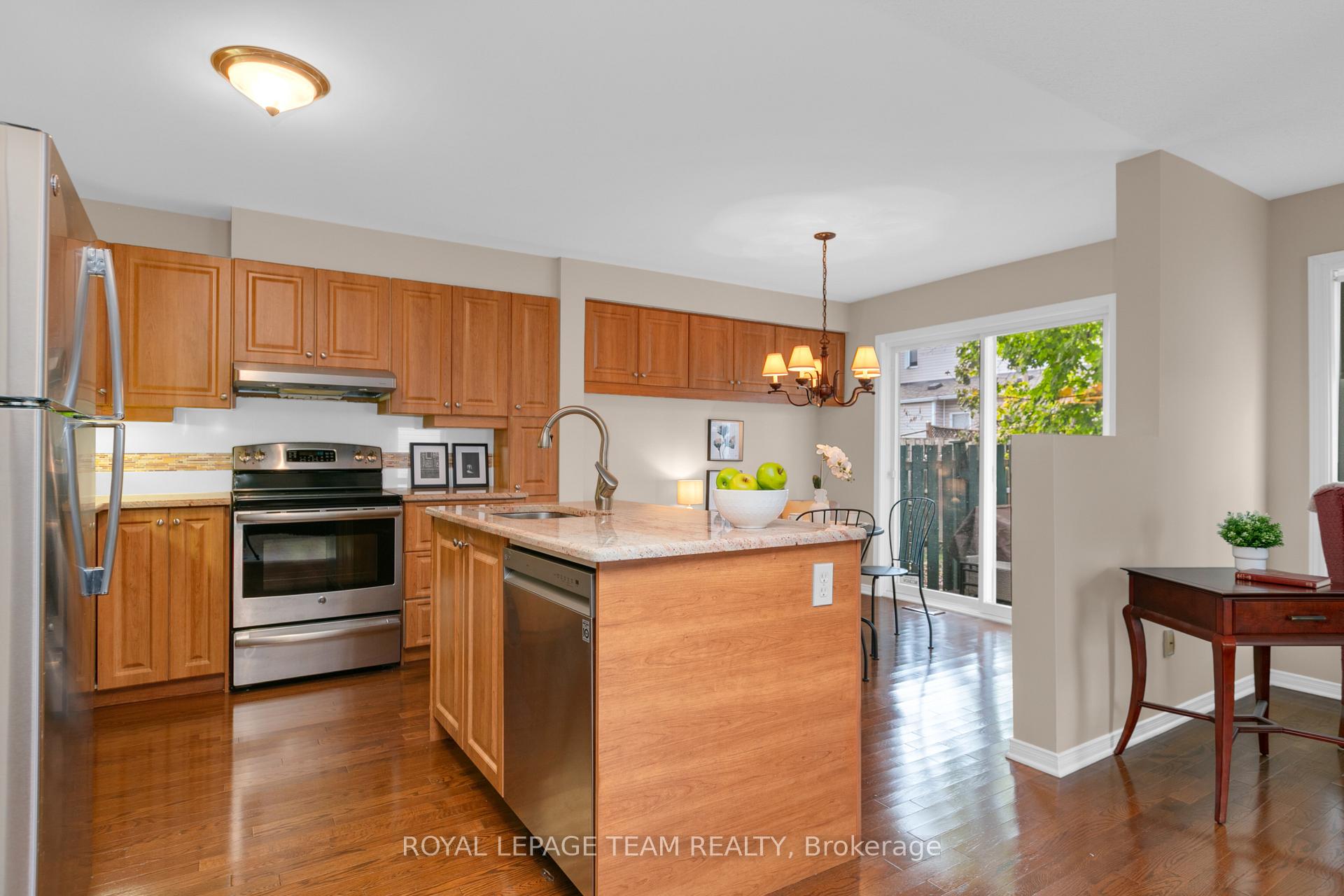 Photo 15 of 28 Appledale Drive, Ottawa, Barrhaven - Longfields — HOMEH