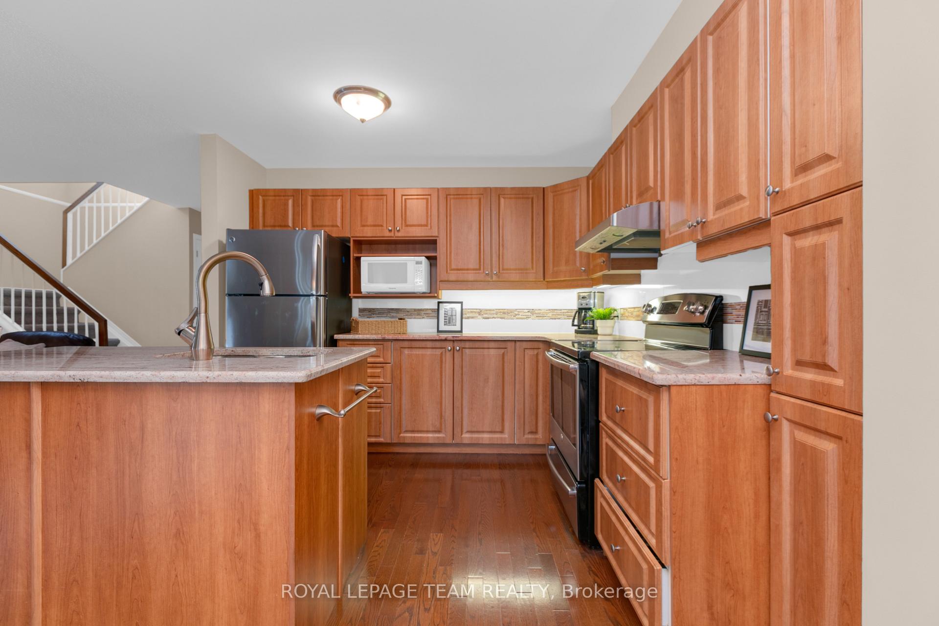 Photo 18 of 28 Appledale Drive, Ottawa, Barrhaven - Longfields — HOMEH