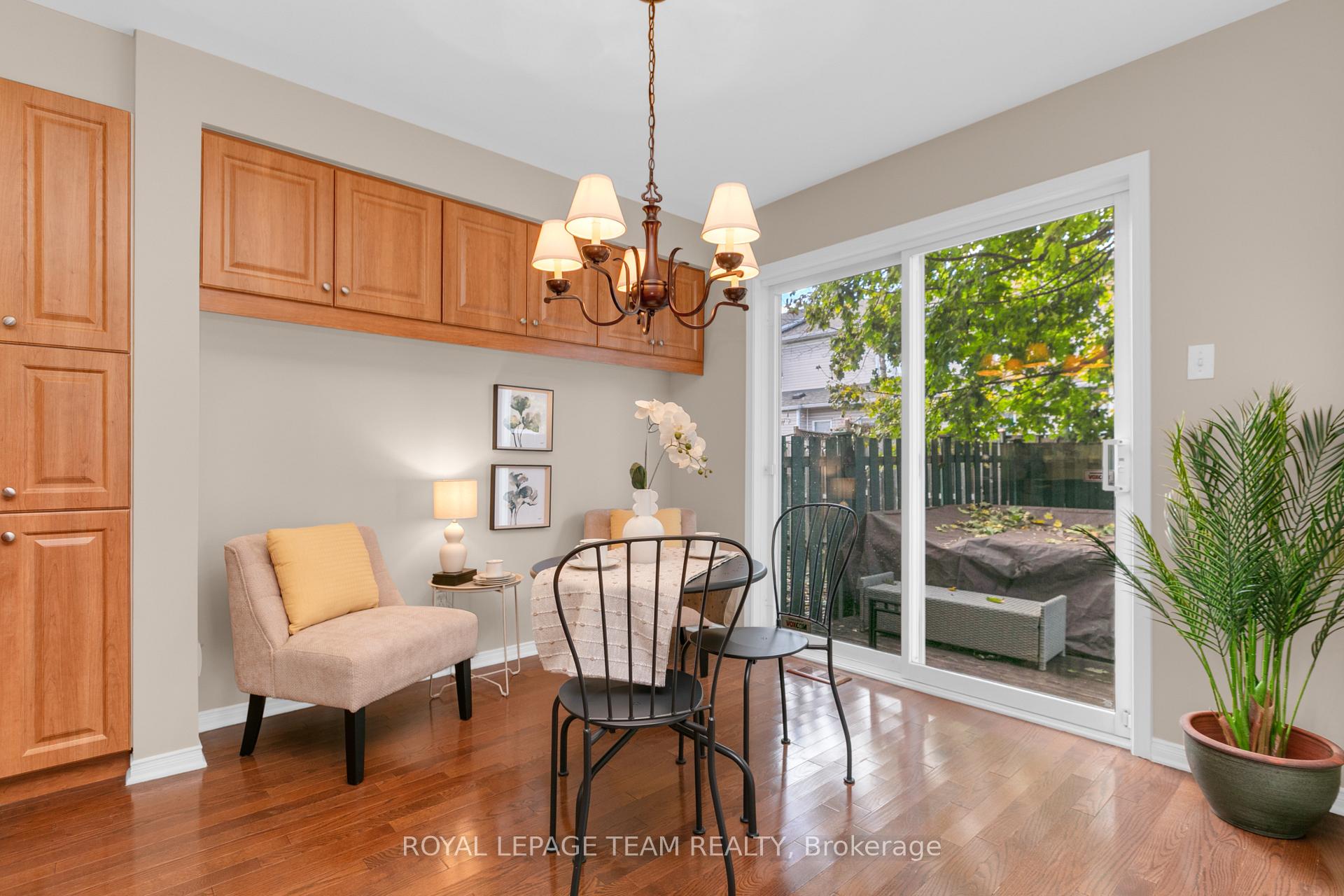 Photo 21 of 28 Appledale Drive, Ottawa, Barrhaven - Longfields — HOMEH