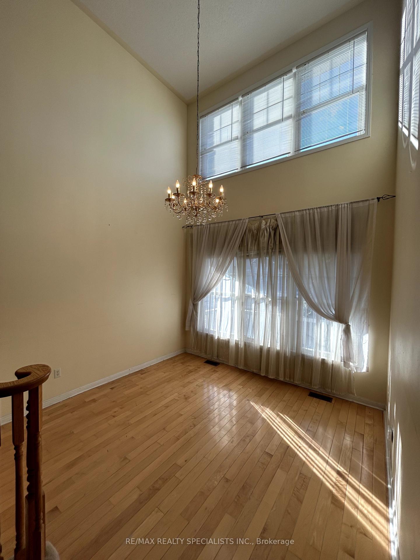 Photo 10 of 5947 Osprey Boulevard, Mississauga, Lisgar — HOMEH
