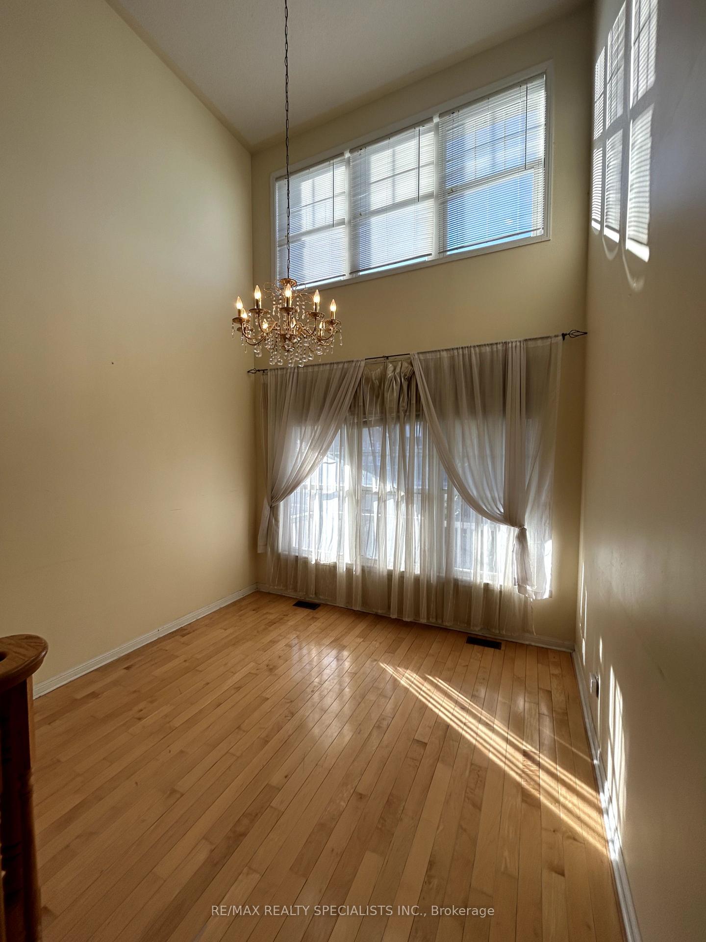 Photo 12 of 5947 Osprey Boulevard, Mississauga, Lisgar — HOMEH