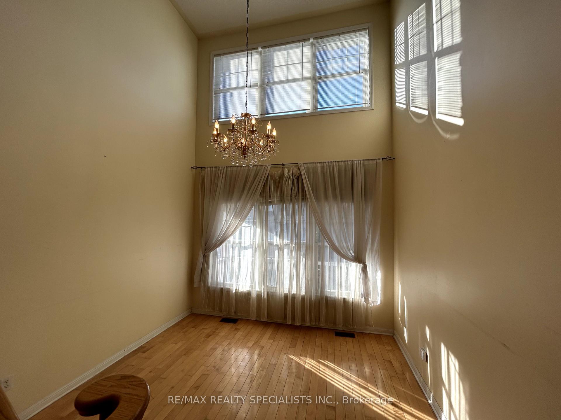 Photo 11 of 5947 Osprey Boulevard, Mississauga, Lisgar — HOMEH