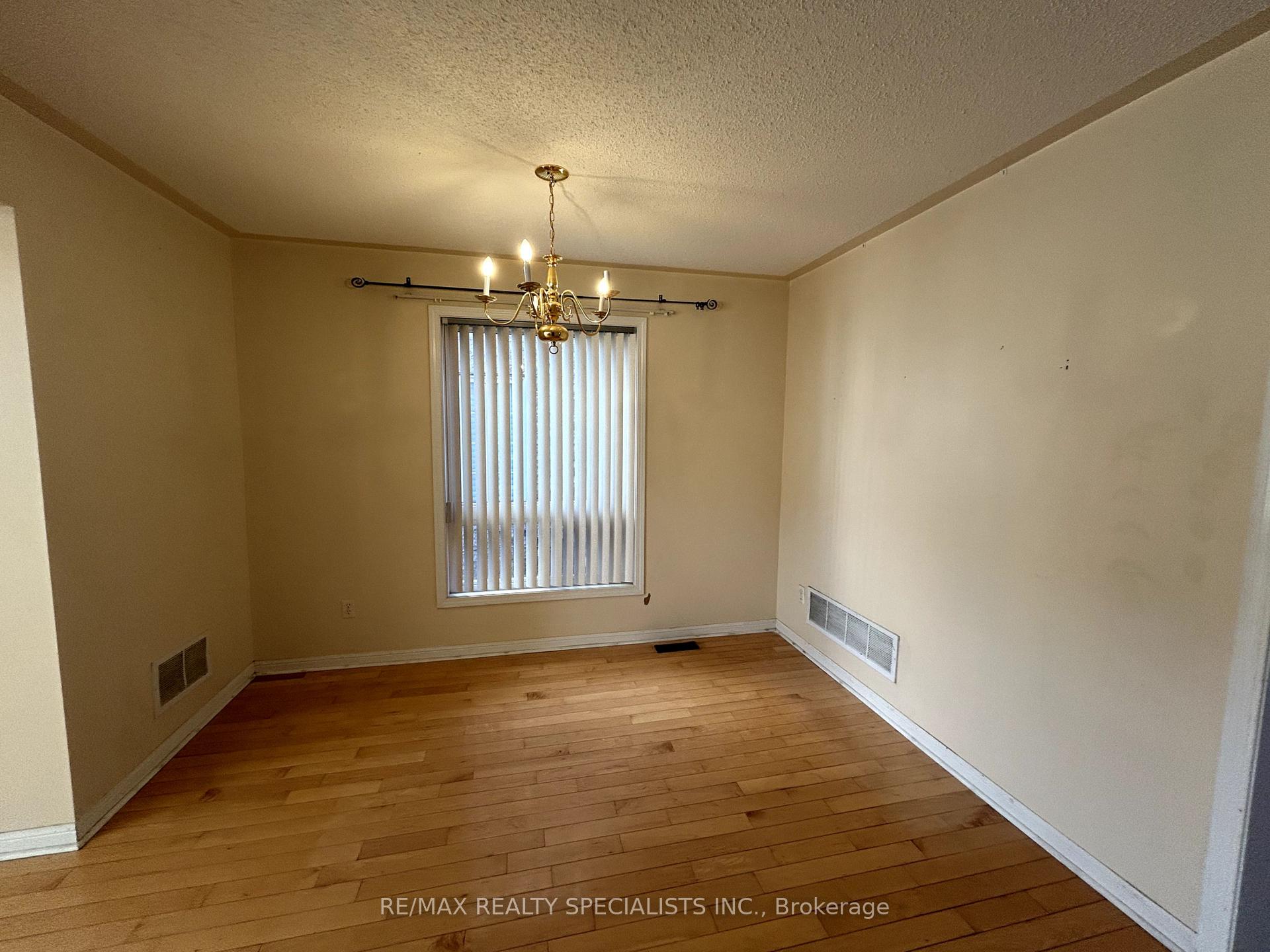 Photo 14 of 5947 Osprey Boulevard, Mississauga, Lisgar — HOMEH
