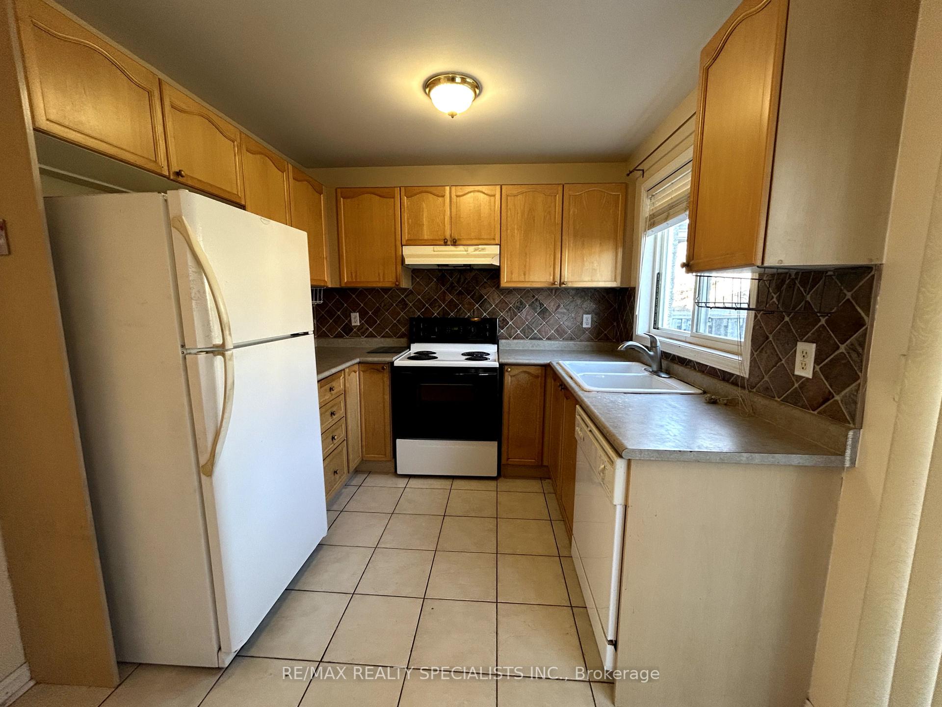 Photo 21 of 5947 Osprey Boulevard, Mississauga, Lisgar — HOMEH