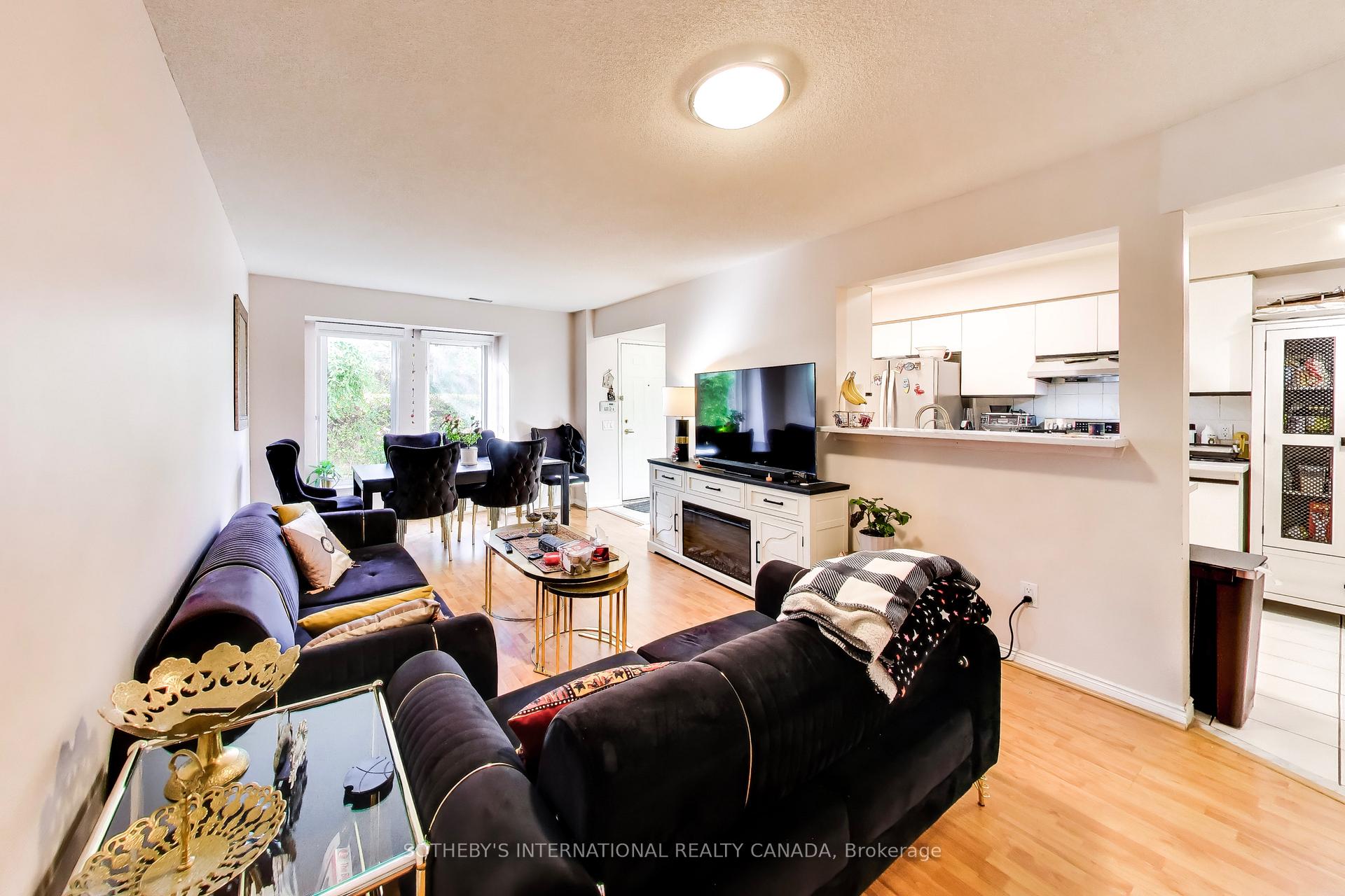 Photo of Unit 714, 900 Steeles Avenue W