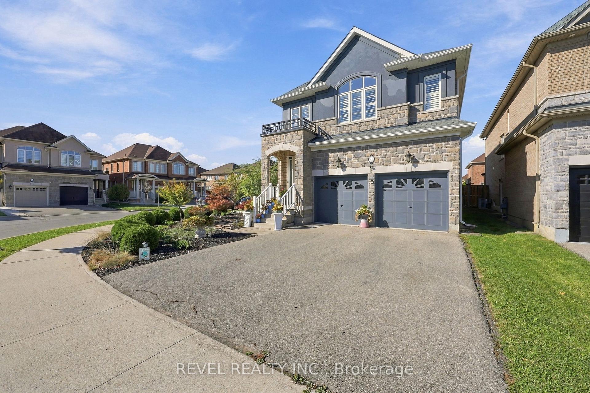 Photo 4 of 97 Narbonne Crescent, Hamilton, Stoney Creek Mountain — HOMEH