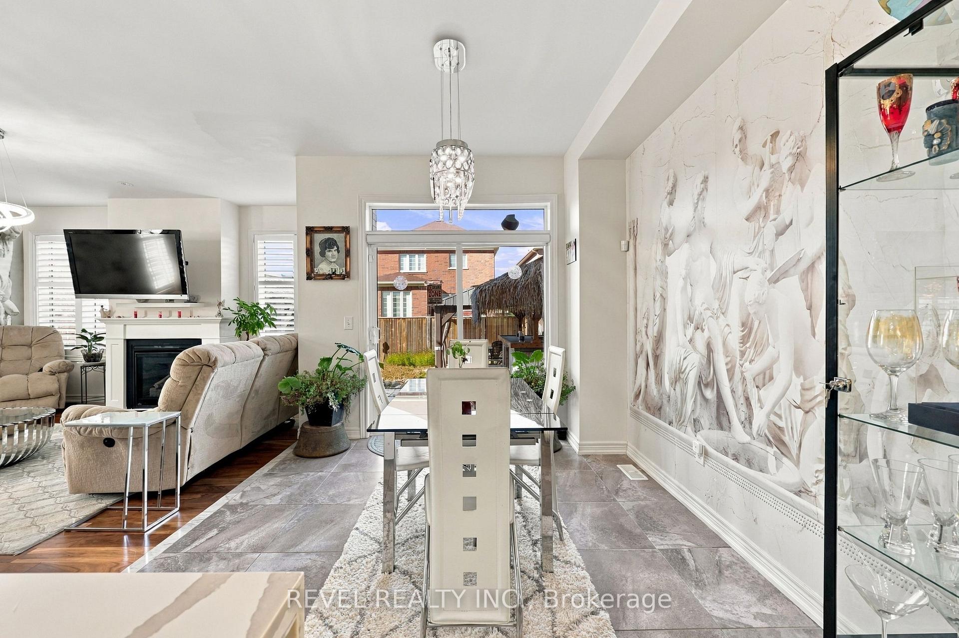 Photo 14 of 97 Narbonne Crescent, Hamilton, Stoney Creek Mountain — HOMEH