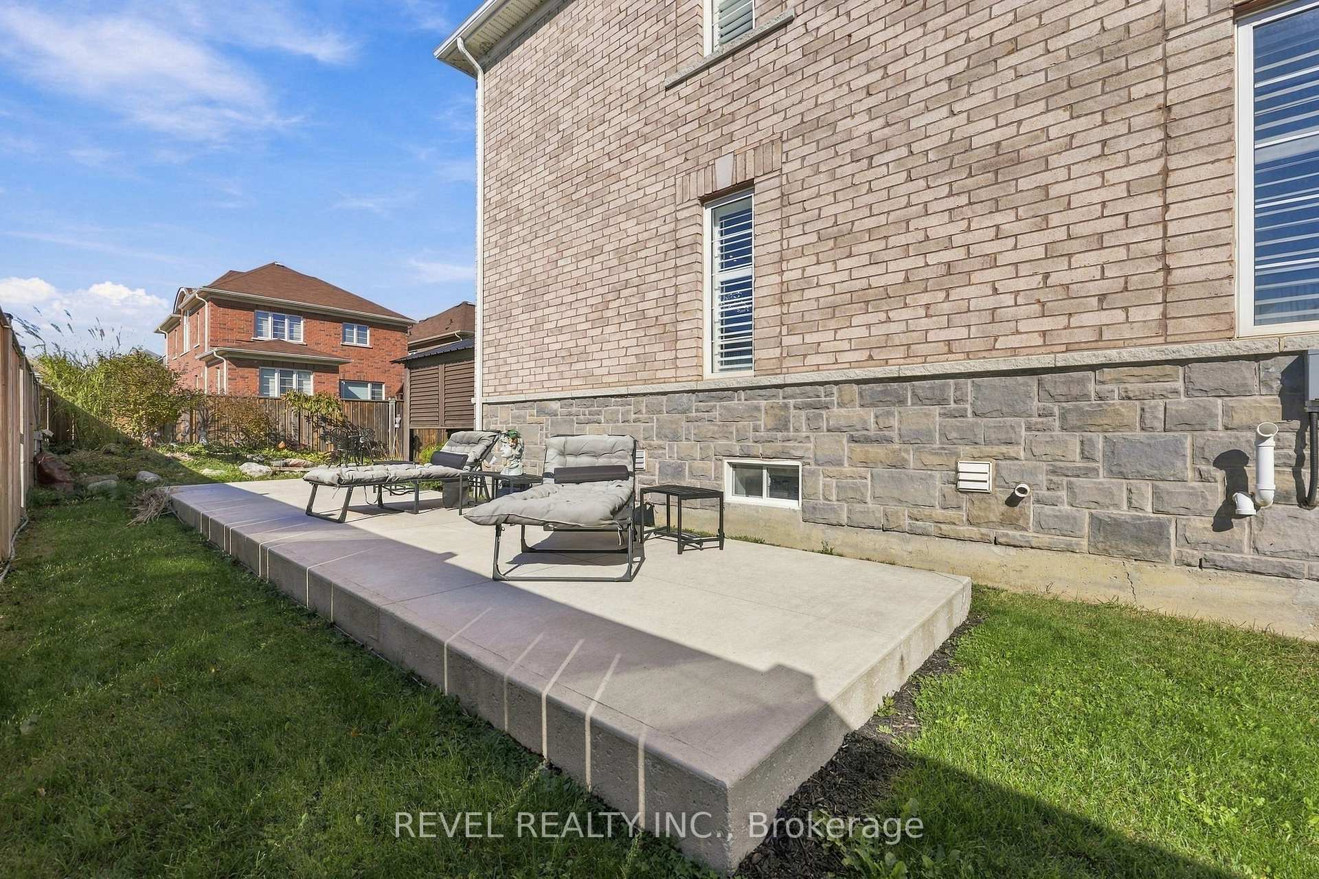 Photo 42 of 97 Narbonne Crescent, Hamilton, Stoney Creek Mountain — HOMEH