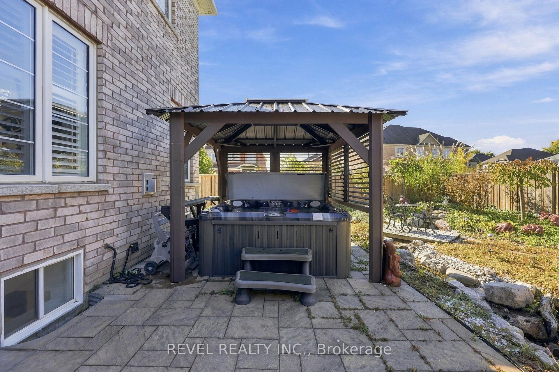 Photo 46 of 97 Narbonne Crescent, Hamilton, Stoney Creek Mountain — HOMEH