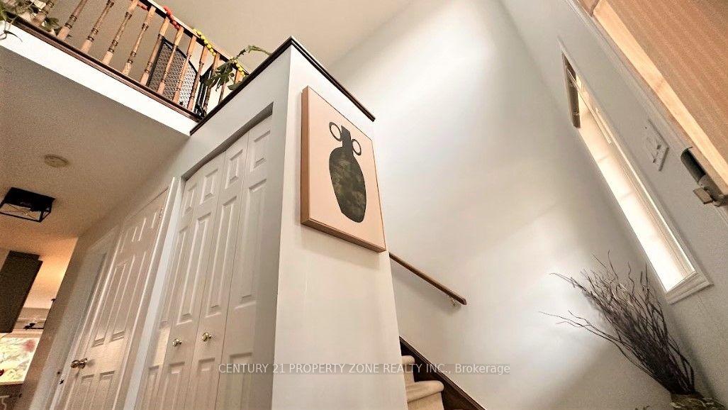 Photo 3 of Unit 18, 104 Frances Avenue, Hamilton, Lakeshore — HOMEH