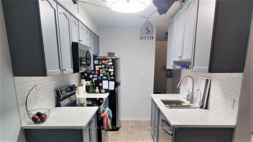 Photo 6 of Unit 18, 104 Frances Avenue, Hamilton, Lakeshore — HOMEH